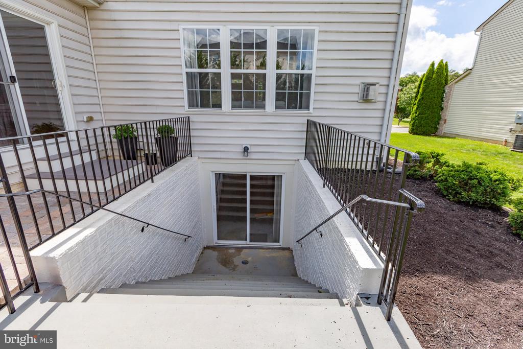 9016 LAUREL OAK LN, FREDERICKSBURG, Virginia 22407, 4 Bedrooms Bedrooms, ,2 BathroomsBathrooms,Residential,9016 LAUREL OAK LN,VASP2033190 MLS # VASP2033190