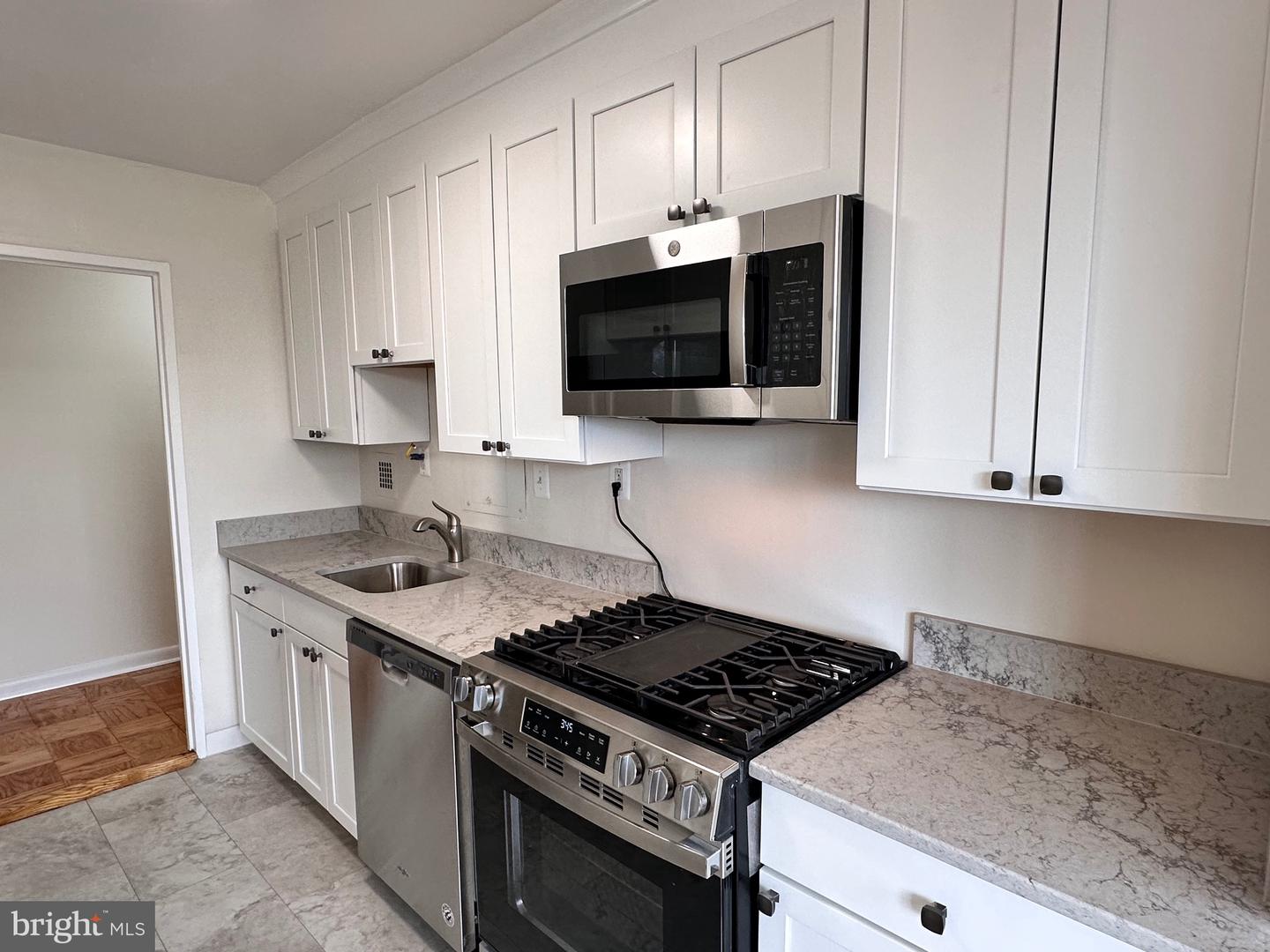 6621 WAKEFIELD DR #403, ALEXANDRIA, Virginia 22307, 3 Bedrooms Bedrooms, ,2 BathroomsBathrooms,Residential,For sale,6621 WAKEFIELD DR #403,VAFX2227248 MLS # VAFX2227248