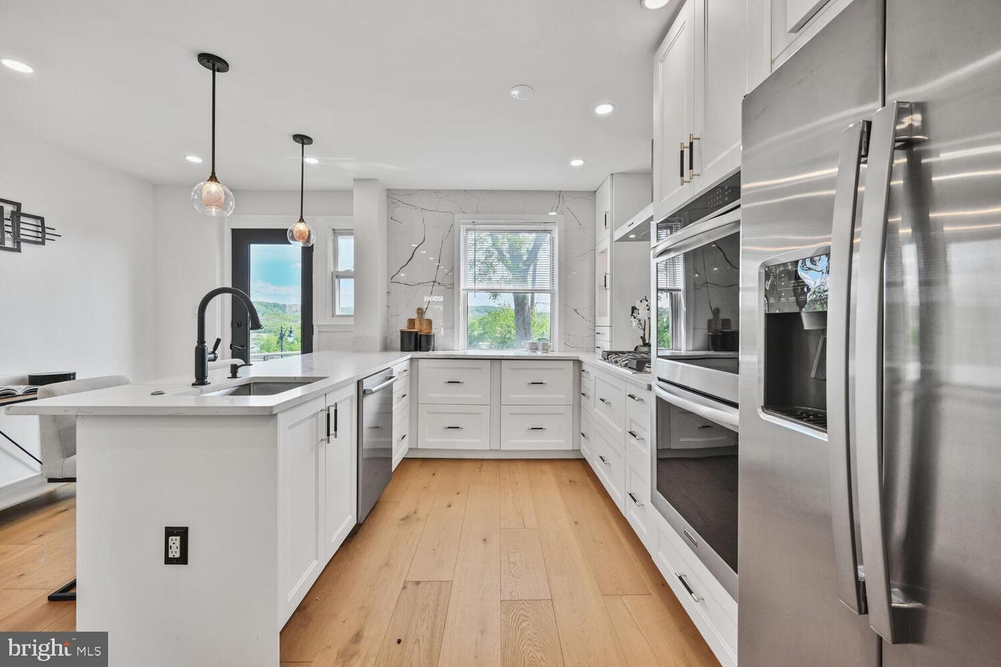 1539 K ST SE, WASHINGTON, District Of Columbia 20003, 3 Bedrooms Bedrooms, 6 Rooms Rooms,2 BathroomsBathrooms,Residential,For sale,1539 K ST SE,DCDC2193144 MLS # DCDC2193144