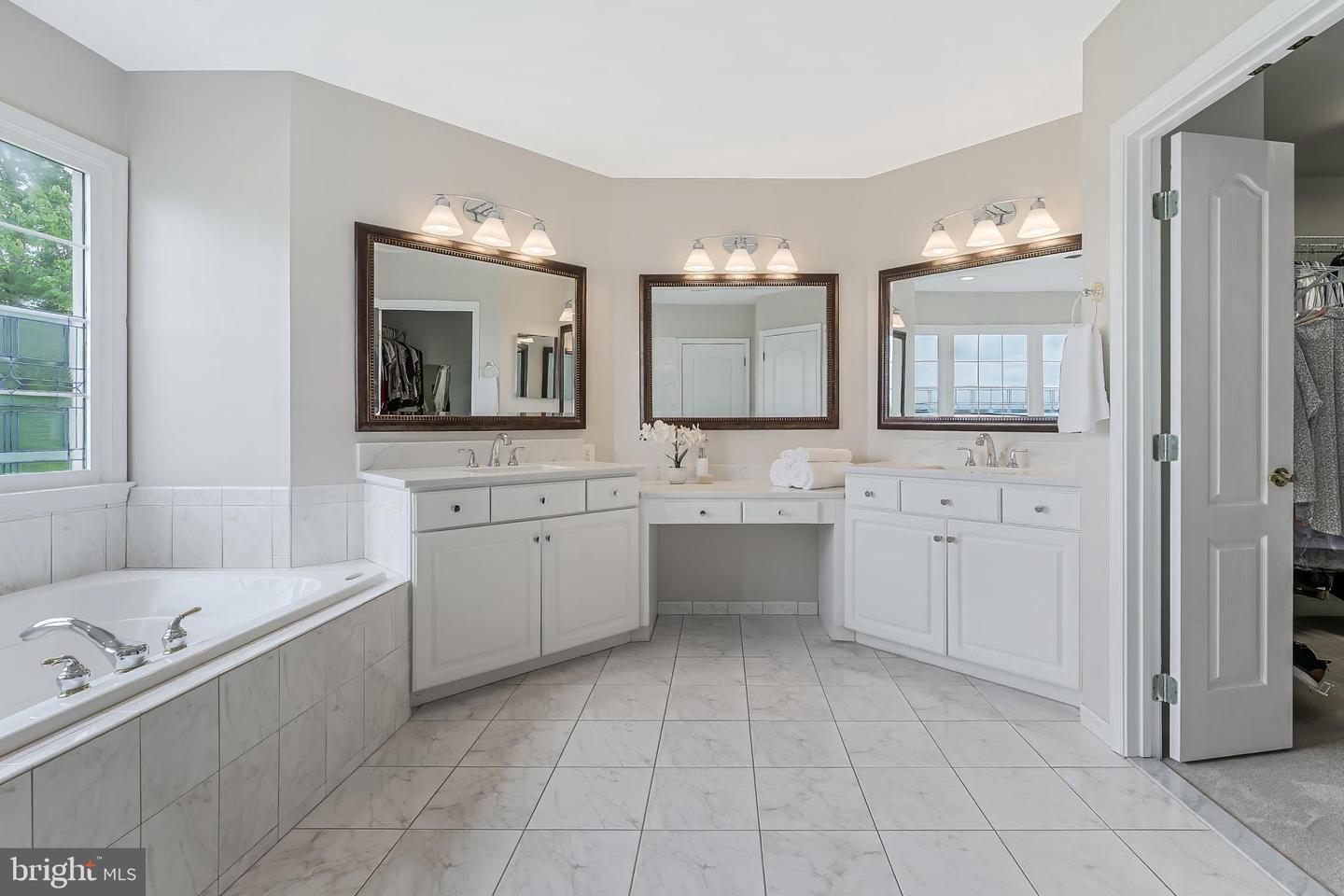 18370 KINGSMILL ST, LEESBURG, Virginia 20176, 4 Bedrooms Bedrooms, ,4 BathroomsBathrooms,Residential,For sale,18370 KINGSMILL ST,VALO2092790 MLS # VALO2092790
