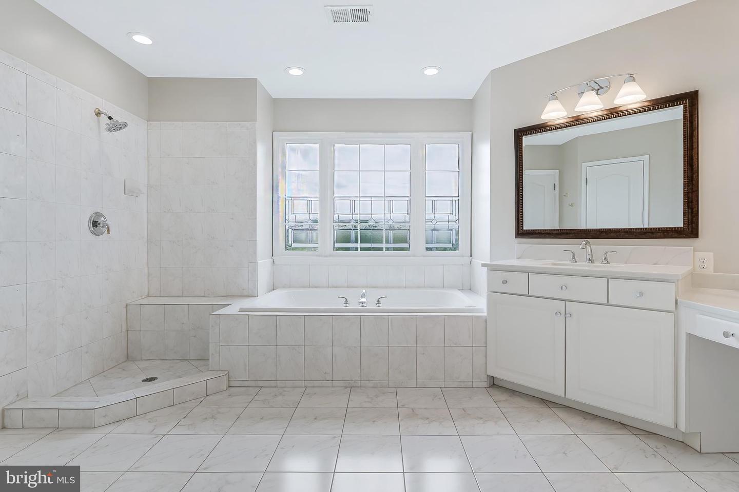 18370 KINGSMILL ST, LEESBURG, Virginia 20176, 4 Bedrooms Bedrooms, ,4 BathroomsBathrooms,Residential,For sale,18370 KINGSMILL ST,VALO2092790 MLS # VALO2092790