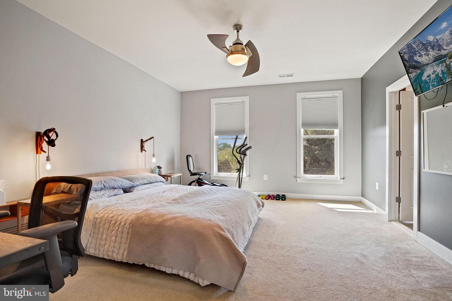 2209 RICHMOND HWY #102, ALEXANDRIA, Virginia 22301, 3 Bedrooms Bedrooms, ,2 BathroomsBathrooms,Residential,For sale,2209 RICHMOND HWY #102,VAAX2044156 MLS # VAAX2044156