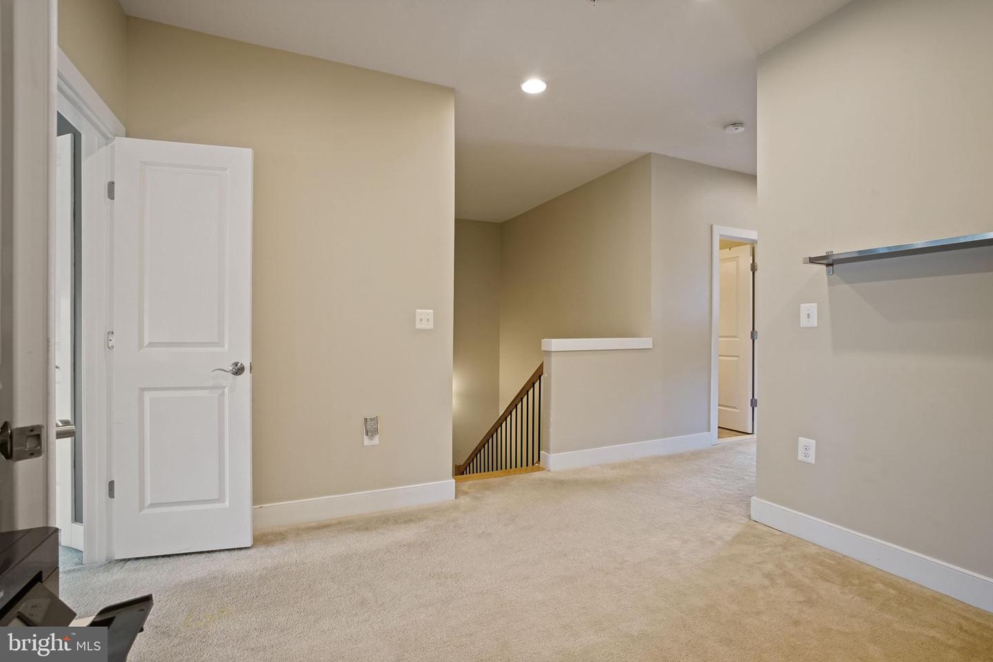 2209 RICHMOND HWY #102, ALEXANDRIA, Virginia 22301, 3 Bedrooms Bedrooms, ,2 BathroomsBathrooms,Residential,For sale,2209 RICHMOND HWY #102,VAAX2044156 MLS # VAAX2044156