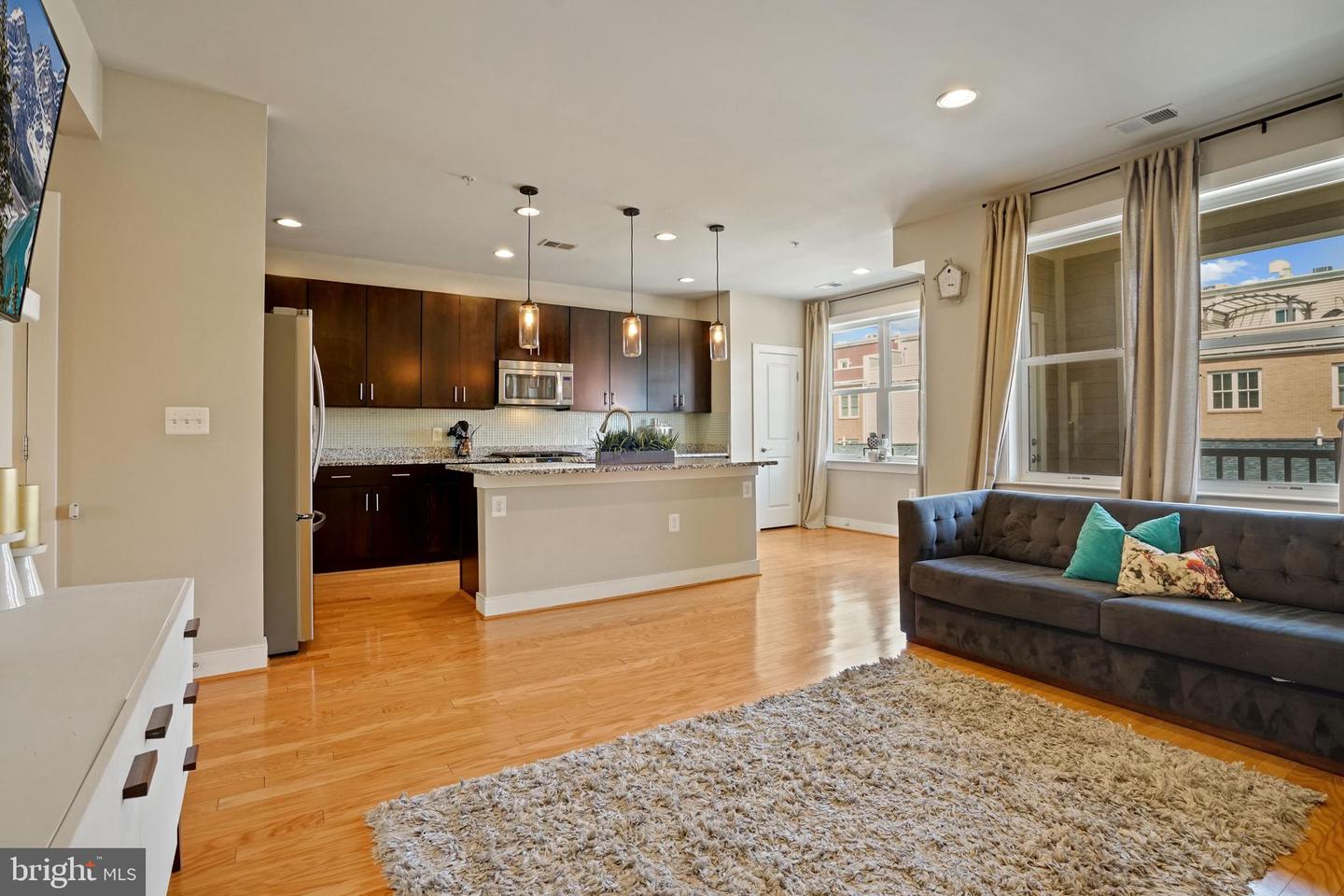 2209 RICHMOND HWY #102, ALEXANDRIA, Virginia 22301, 3 Bedrooms Bedrooms, ,2 BathroomsBathrooms,Residential,For sale,2209 RICHMOND HWY #102,VAAX2044156 MLS # VAAX2044156