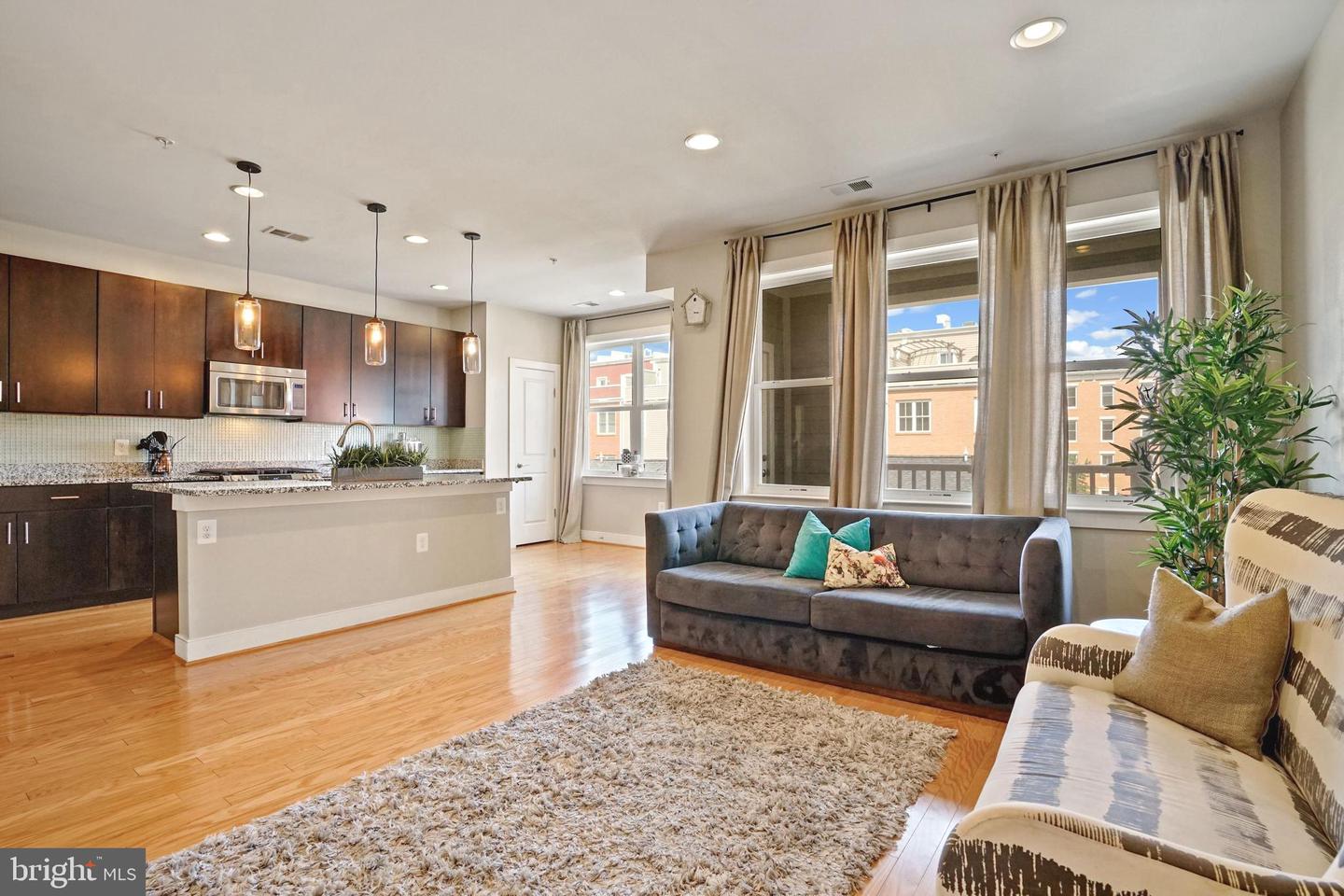 2209 RICHMOND HWY #102, ALEXANDRIA, Virginia 22301, 3 Bedrooms Bedrooms, ,2 BathroomsBathrooms,Residential,For sale,2209 RICHMOND HWY #102,VAAX2044156 MLS # VAAX2044156