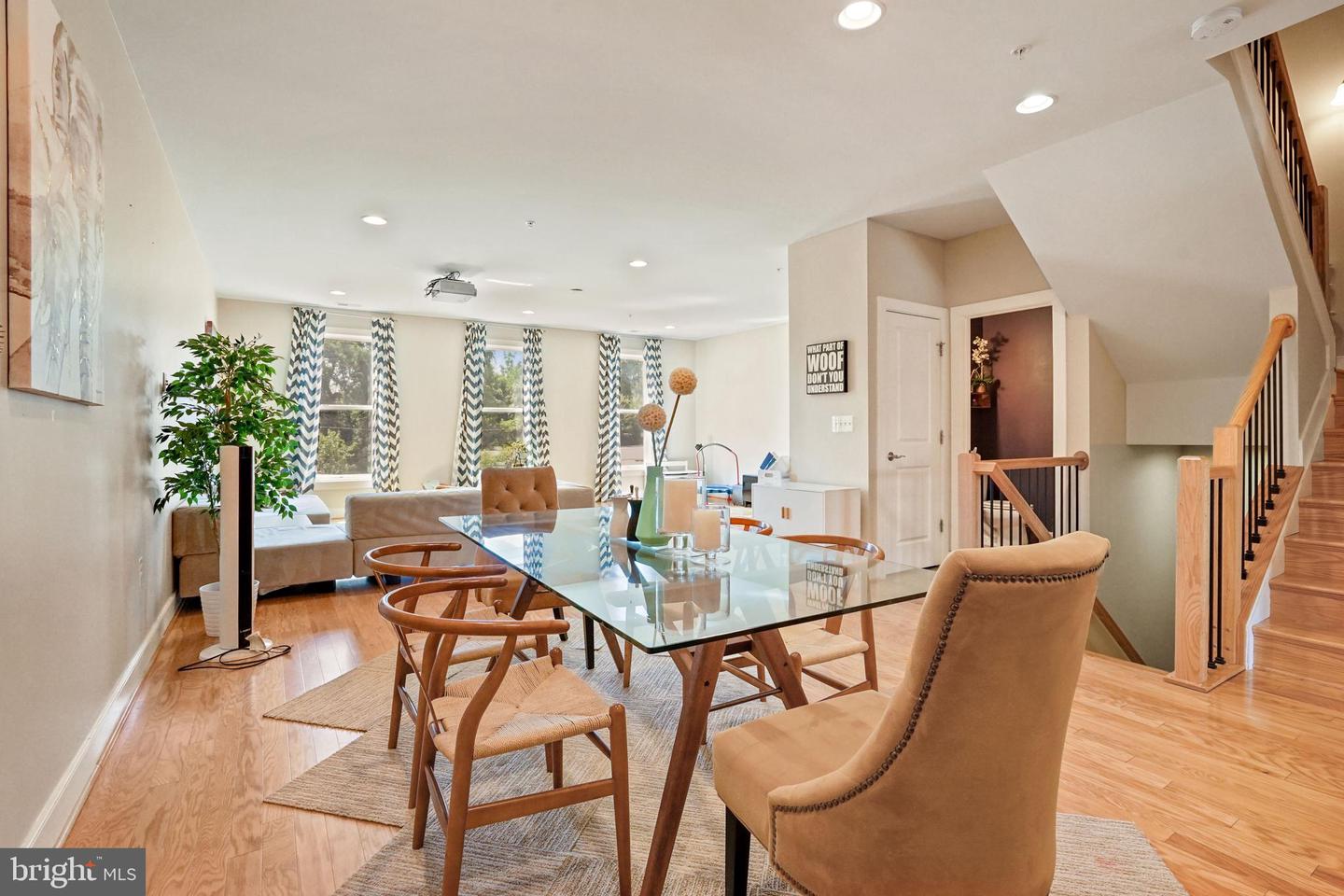 2209 RICHMOND HWY #102, ALEXANDRIA, Virginia 22301, 3 Bedrooms Bedrooms, ,2 BathroomsBathrooms,Residential,For sale,2209 RICHMOND HWY #102,VAAX2044156 MLS # VAAX2044156