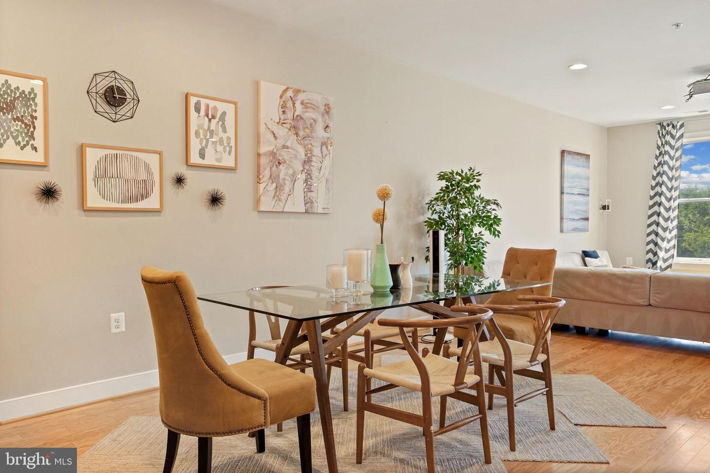 2209 RICHMOND HWY #102, ALEXANDRIA, Virginia 22301, 3 Bedrooms Bedrooms, ,2 BathroomsBathrooms,Residential,For sale,2209 RICHMOND HWY #102,VAAX2044156 MLS # VAAX2044156