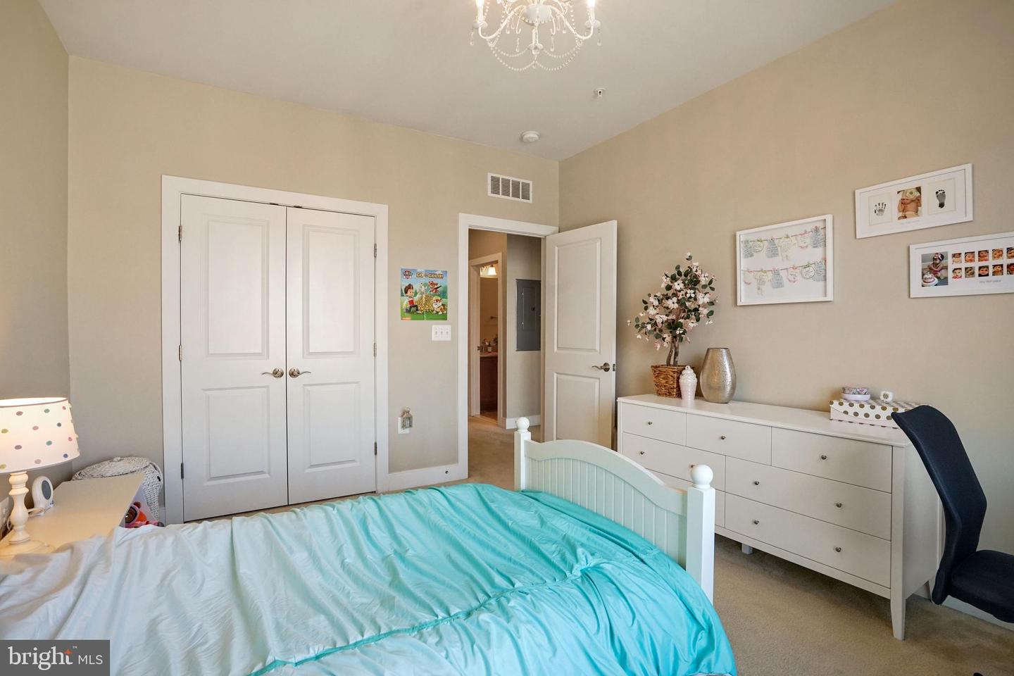 2209 RICHMOND HWY #102, ALEXANDRIA, Virginia 22301, 3 Bedrooms Bedrooms, ,2 BathroomsBathrooms,Residential,For sale,2209 RICHMOND HWY #102,VAAX2044156 MLS # VAAX2044156