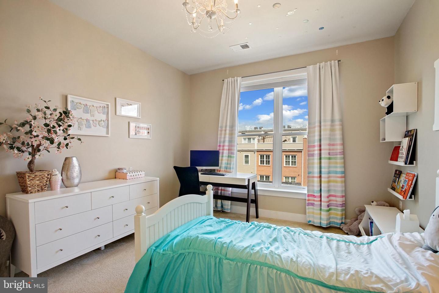 2209 RICHMOND HWY #102, ALEXANDRIA, Virginia 22301, 3 Bedrooms Bedrooms, ,2 BathroomsBathrooms,Residential,For sale,2209 RICHMOND HWY #102,VAAX2044156 MLS # VAAX2044156