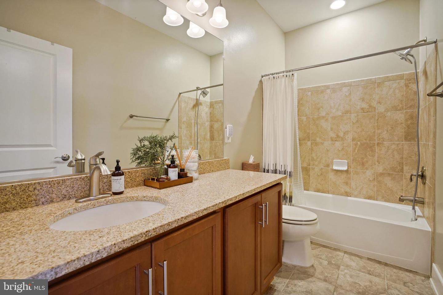 2209 RICHMOND HWY #102, ALEXANDRIA, Virginia 22301, 3 Bedrooms Bedrooms, ,2 BathroomsBathrooms,Residential,For sale,2209 RICHMOND HWY #102,VAAX2044156 MLS # VAAX2044156