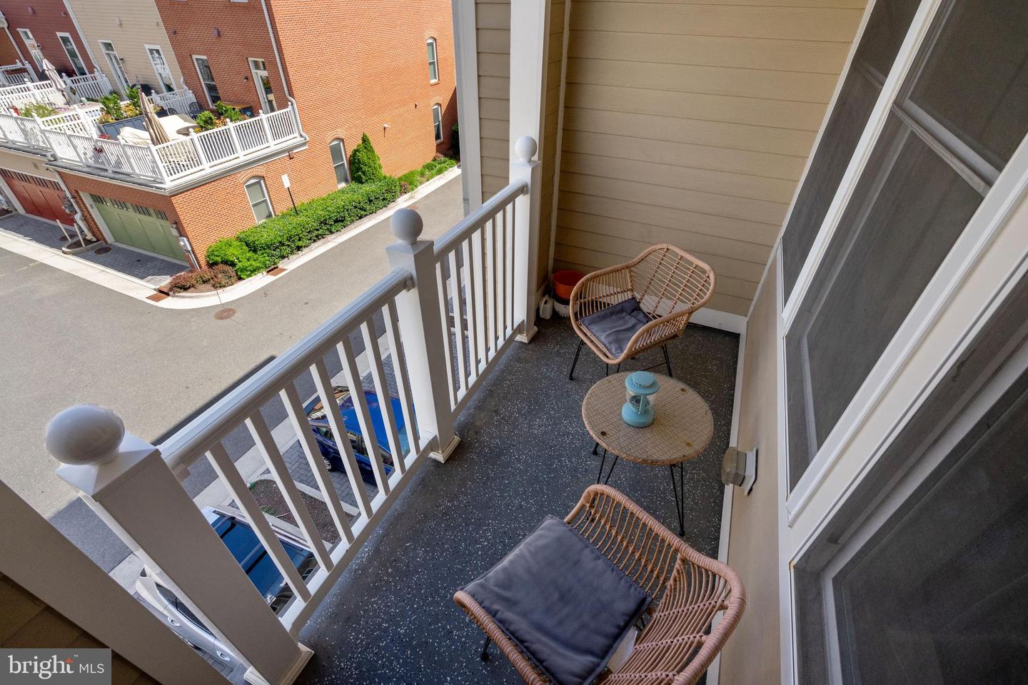 2209 RICHMOND HWY #102, ALEXANDRIA, Virginia 22301, 3 Bedrooms Bedrooms, ,2 BathroomsBathrooms,Residential,For sale,2209 RICHMOND HWY #102,VAAX2044156 MLS # VAAX2044156