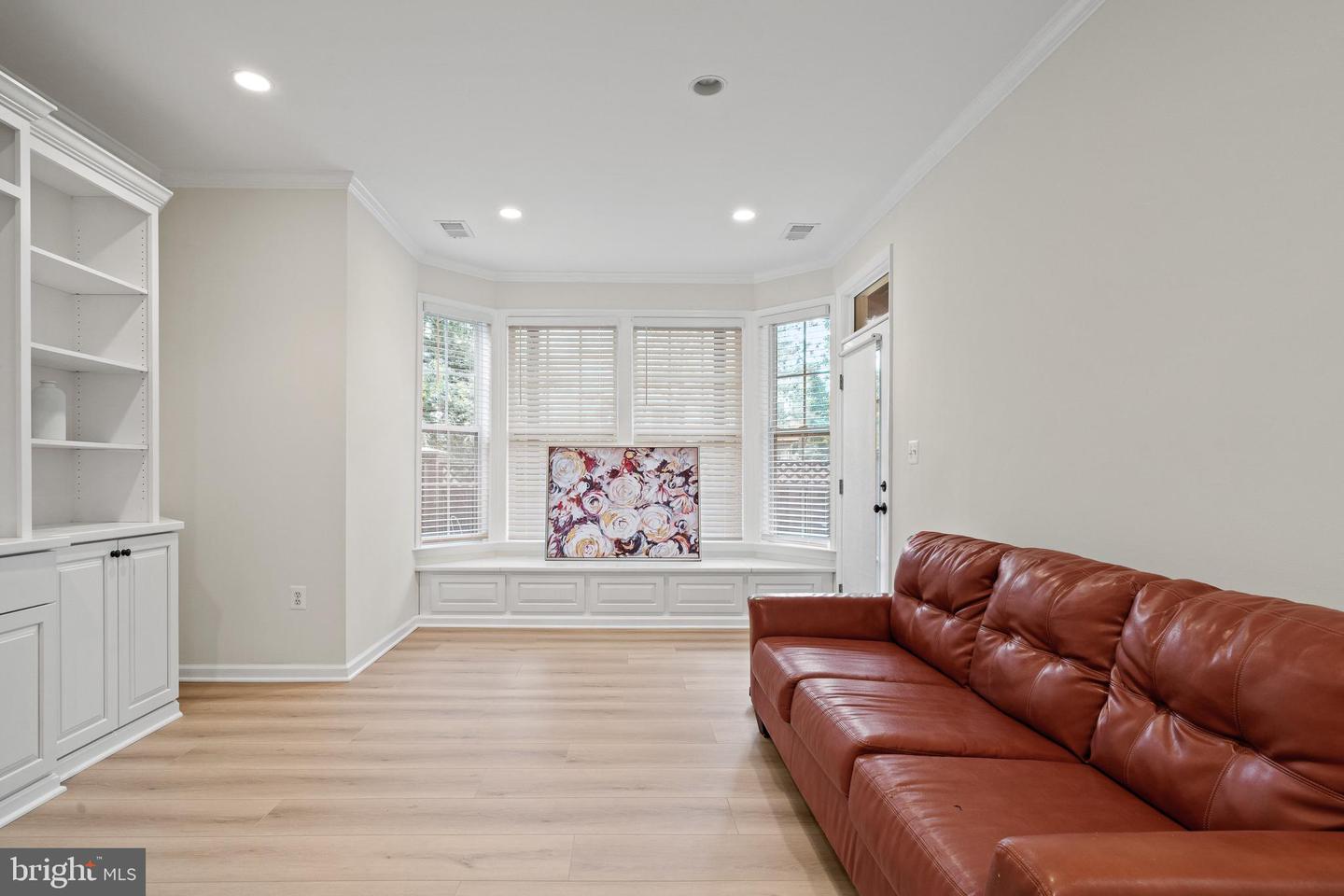 13963 JAMES CROSS ST, CHANTILLY, Virginia 20151, 4 Bedrooms Bedrooms, ,3 BathroomsBathrooms,Residential,For sale,13963 JAMES CROSS ST,VAFX2236006 MLS # VAFX2236006