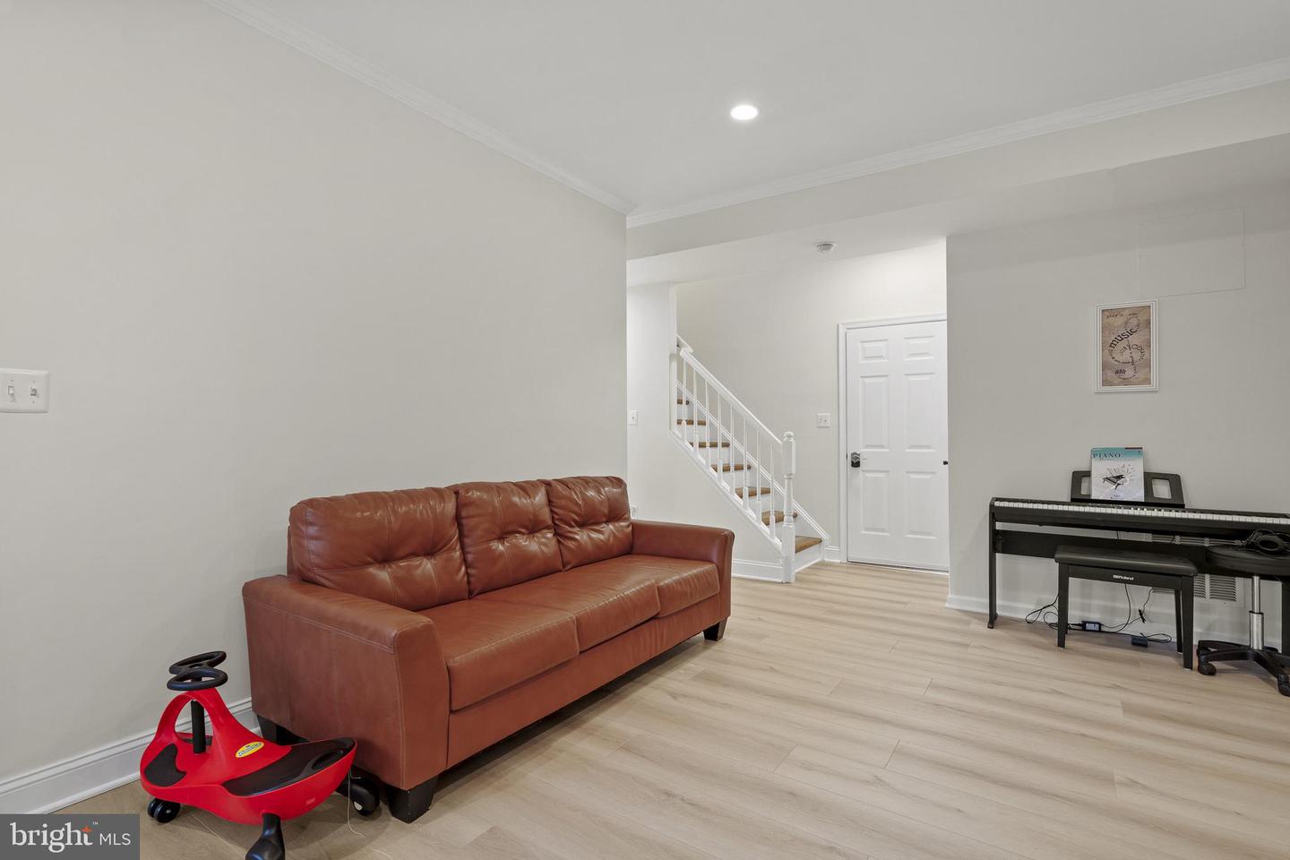 13963 JAMES CROSS ST, CHANTILLY, Virginia 20151, 4 Bedrooms Bedrooms, ,3 BathroomsBathrooms,Residential,For sale,13963 JAMES CROSS ST,VAFX2236006 MLS # VAFX2236006
