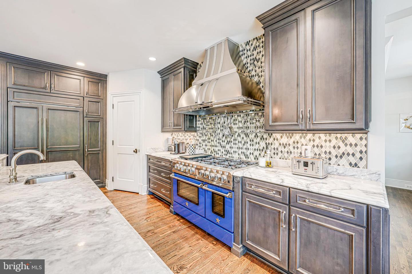 6020 COPELY LN, MCLEAN, Virginia 22101, 6 Bedrooms Bedrooms, ,5 BathroomsBathrooms,Residential,For sale,6020 COPELY LN,VAFX2236232 MLS # VAFX2236232