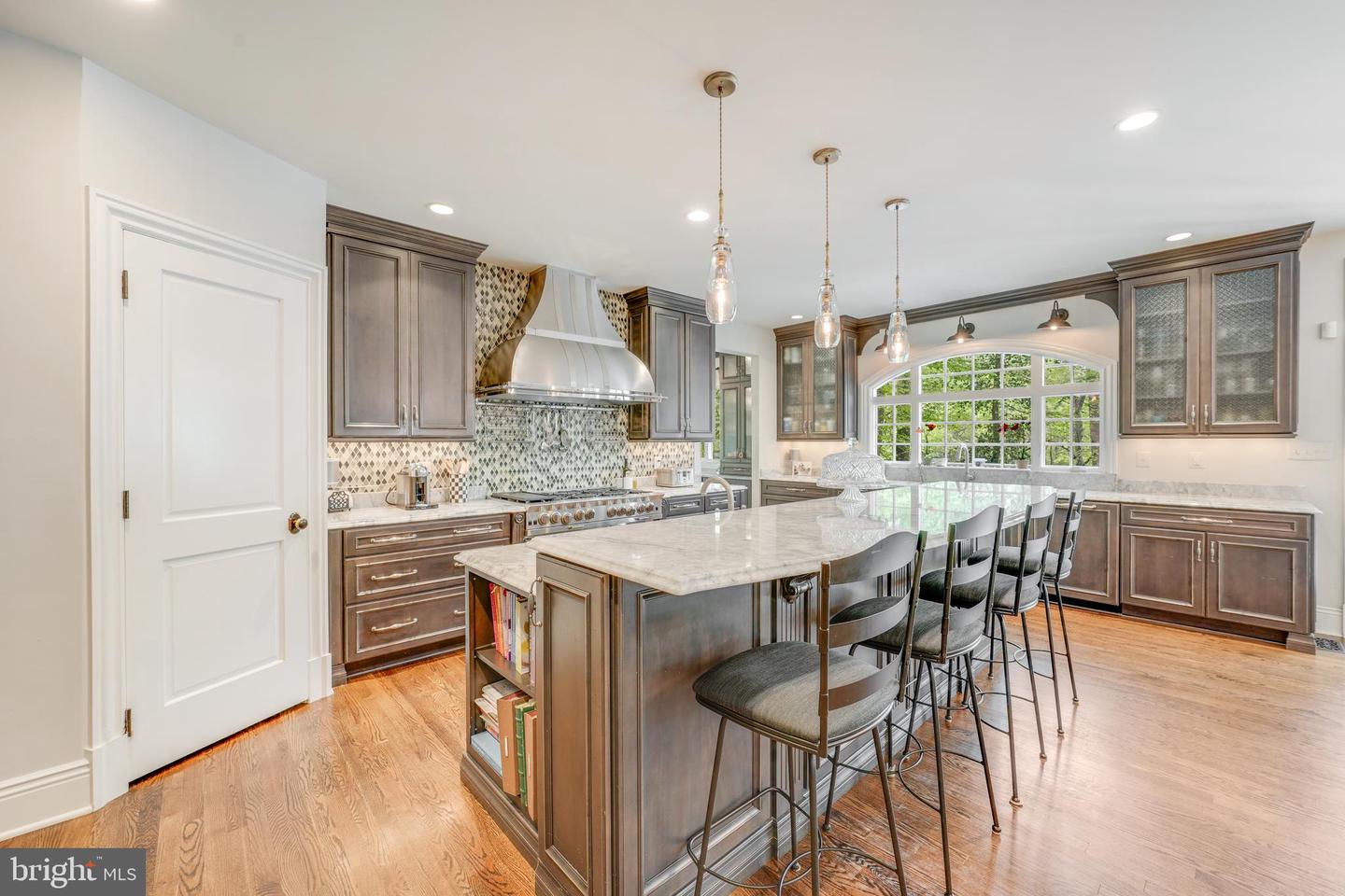 6020 COPELY LN, MCLEAN, Virginia 22101, 6 Bedrooms Bedrooms, ,5 BathroomsBathrooms,Residential,For sale,6020 COPELY LN,VAFX2236232 MLS # VAFX2236232