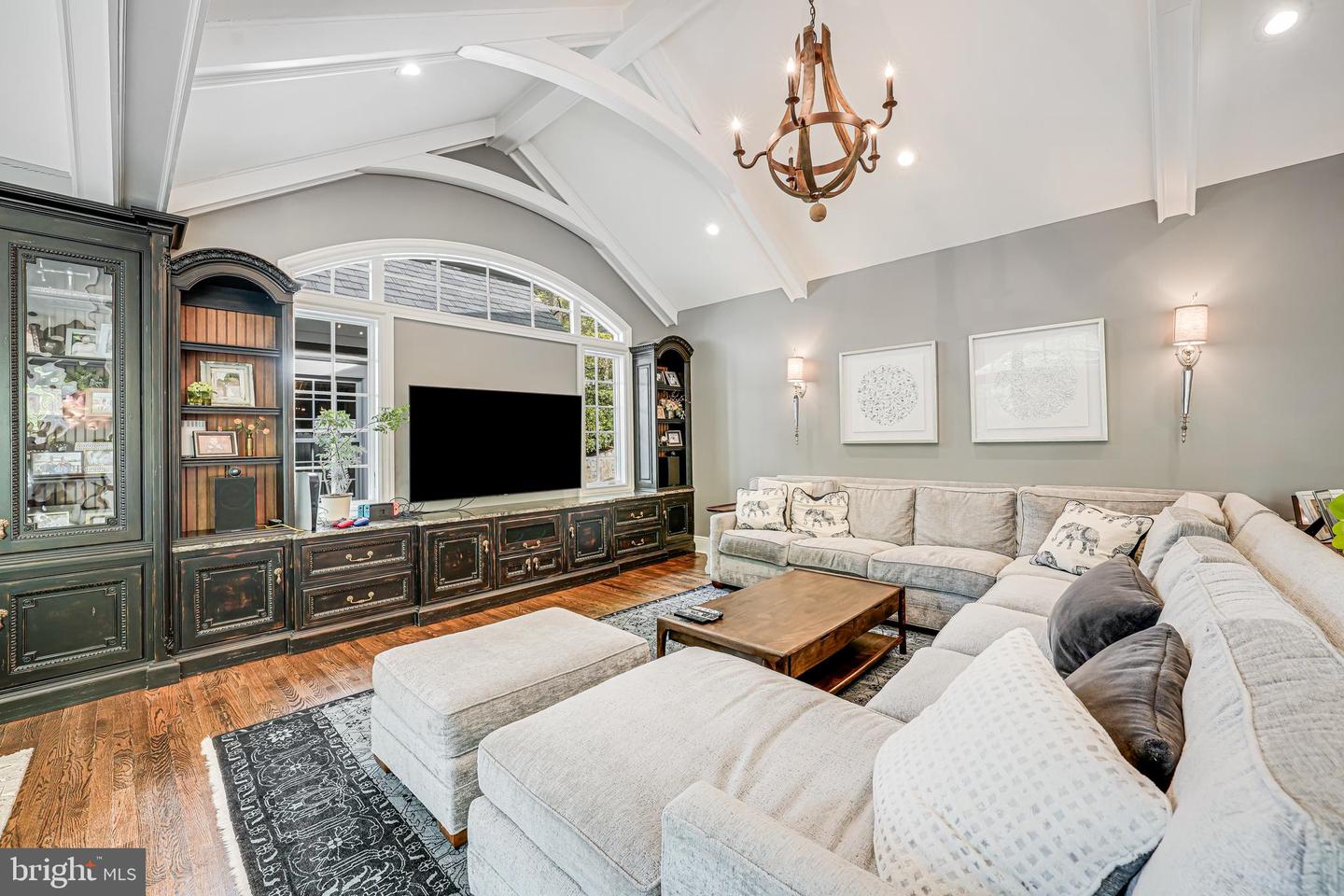 6020 COPELY LN, MCLEAN, Virginia 22101, 6 Bedrooms Bedrooms, ,5 BathroomsBathrooms,Residential,For sale,6020 COPELY LN,VAFX2236232 MLS # VAFX2236232