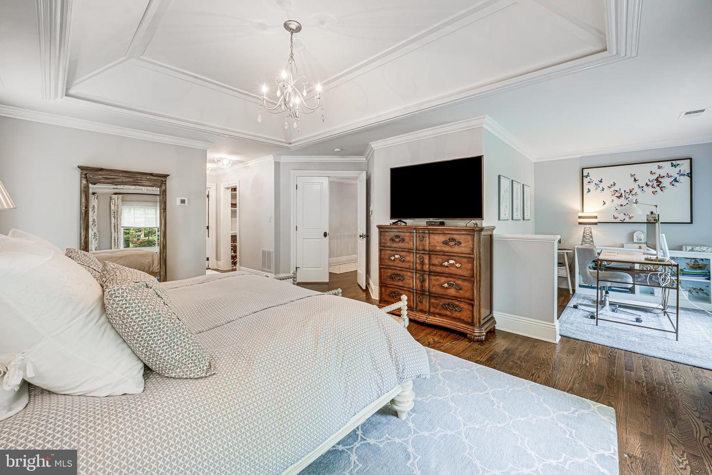 6020 COPELY LN, MCLEAN, Virginia 22101, 6 Bedrooms Bedrooms, ,5 BathroomsBathrooms,Residential,For sale,6020 COPELY LN,VAFX2236232 MLS # VAFX2236232