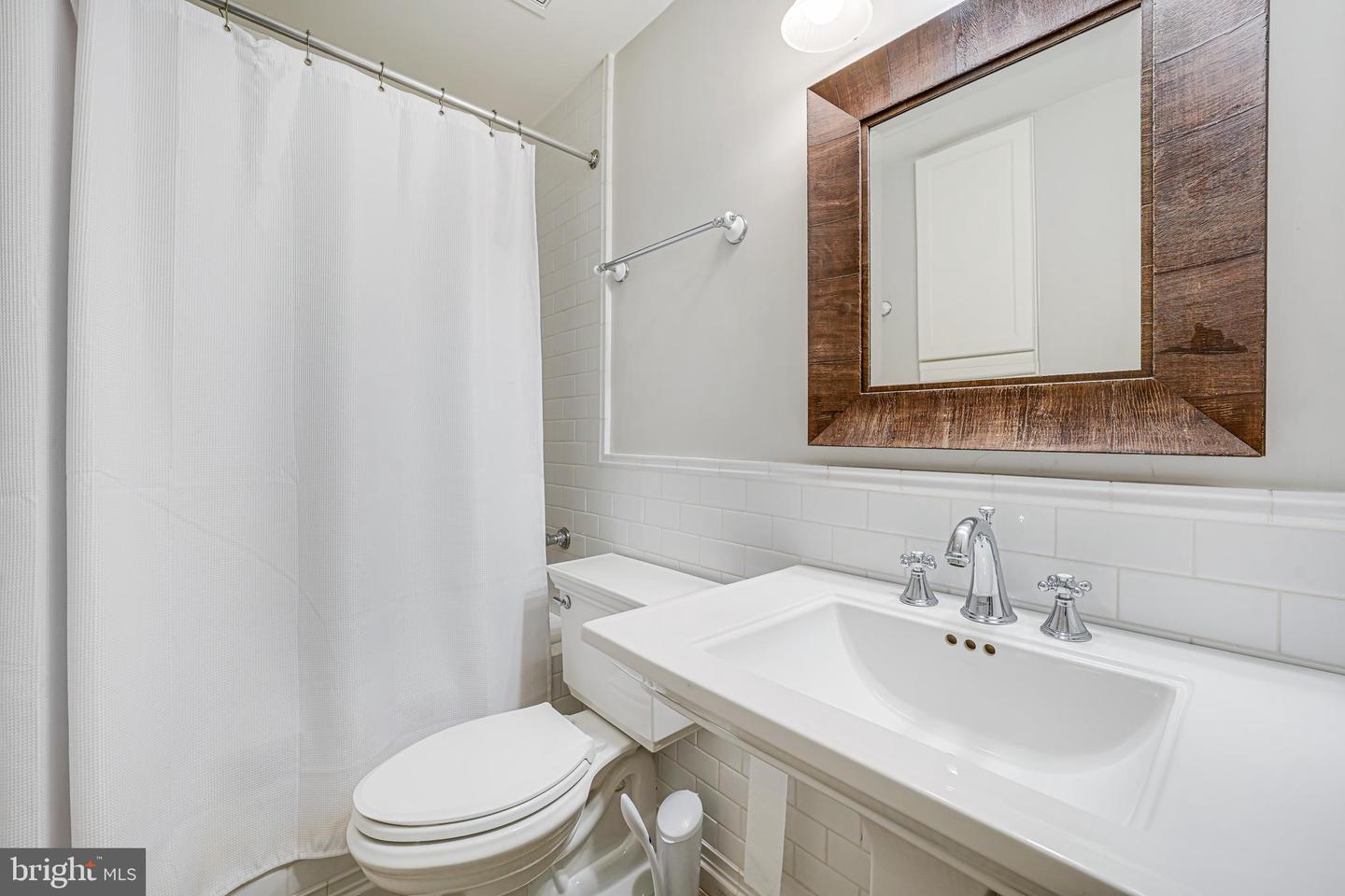 6020 COPELY LN, MCLEAN, Virginia 22101, 6 Bedrooms Bedrooms, ,5 BathroomsBathrooms,Residential,For sale,6020 COPELY LN,VAFX2236232 MLS # VAFX2236232