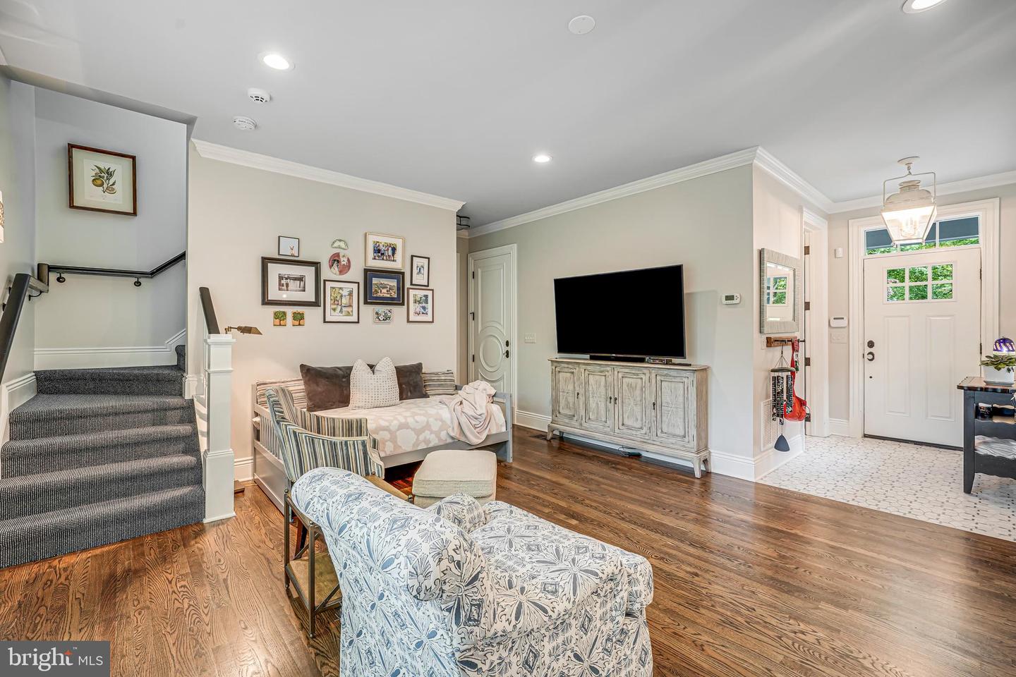 6020 COPELY LN, MCLEAN, Virginia 22101, 6 Bedrooms Bedrooms, ,5 BathroomsBathrooms,Residential,For sale,6020 COPELY LN,VAFX2236232 MLS # VAFX2236232