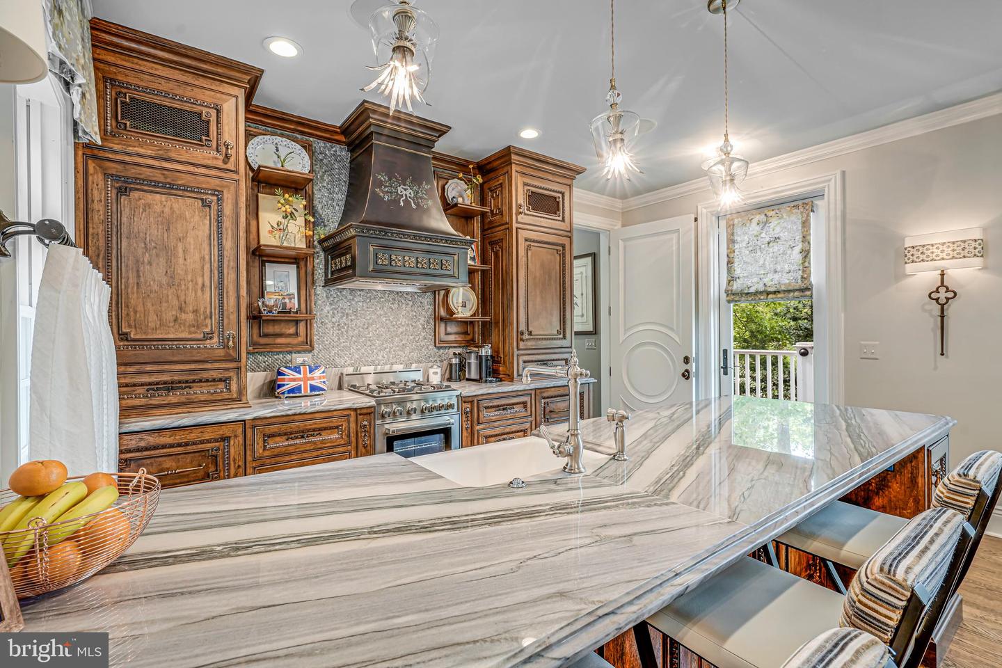6020 COPELY LN, MCLEAN, Virginia 22101, 6 Bedrooms Bedrooms, ,5 BathroomsBathrooms,Residential,For sale,6020 COPELY LN,VAFX2236232 MLS # VAFX2236232