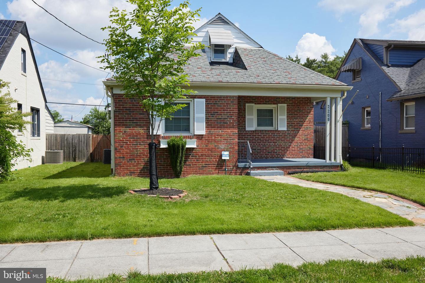 2208 S ST NE, WASHINGTON, District Of Columbia 20002, 3 Bedrooms Bedrooms, ,2 BathroomsBathrooms,Residential,For sale,2208 S ST NE,DCDC2198242 MLS # DCDC2198242