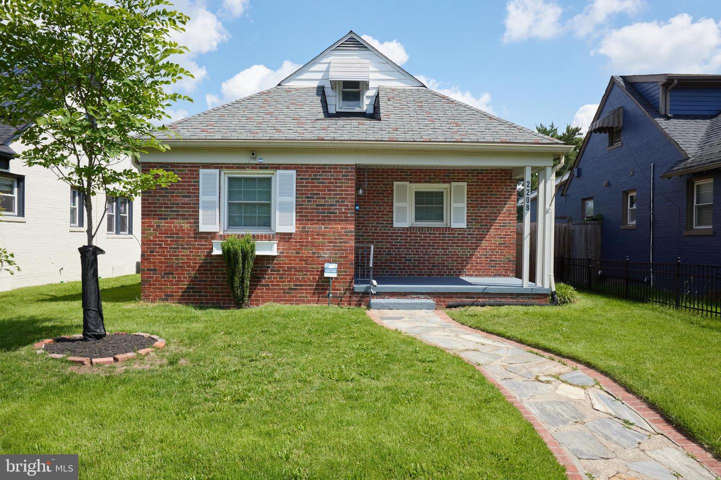 2208 S ST NE, WASHINGTON, District Of Columbia 20002, 3 Bedrooms Bedrooms, ,2 BathroomsBathrooms,Residential,For sale,2208 S ST NE,DCDC2198242 MLS # DCDC2198242