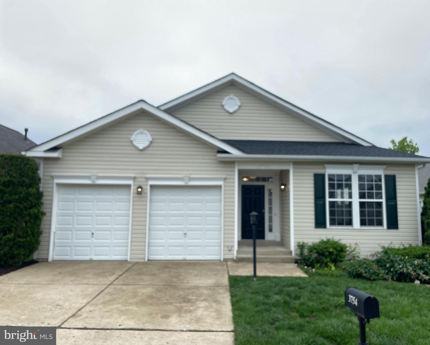 3754 CHINA GROVE MEWS, DUMFRIES, Virginia 22025, 3 Bedrooms Bedrooms, 12 Rooms Rooms,2 BathroomsBathrooms,Residential,For sale,3754 CHINA GROVE MEWS,VAPW2093776 MLS # VAPW2093776