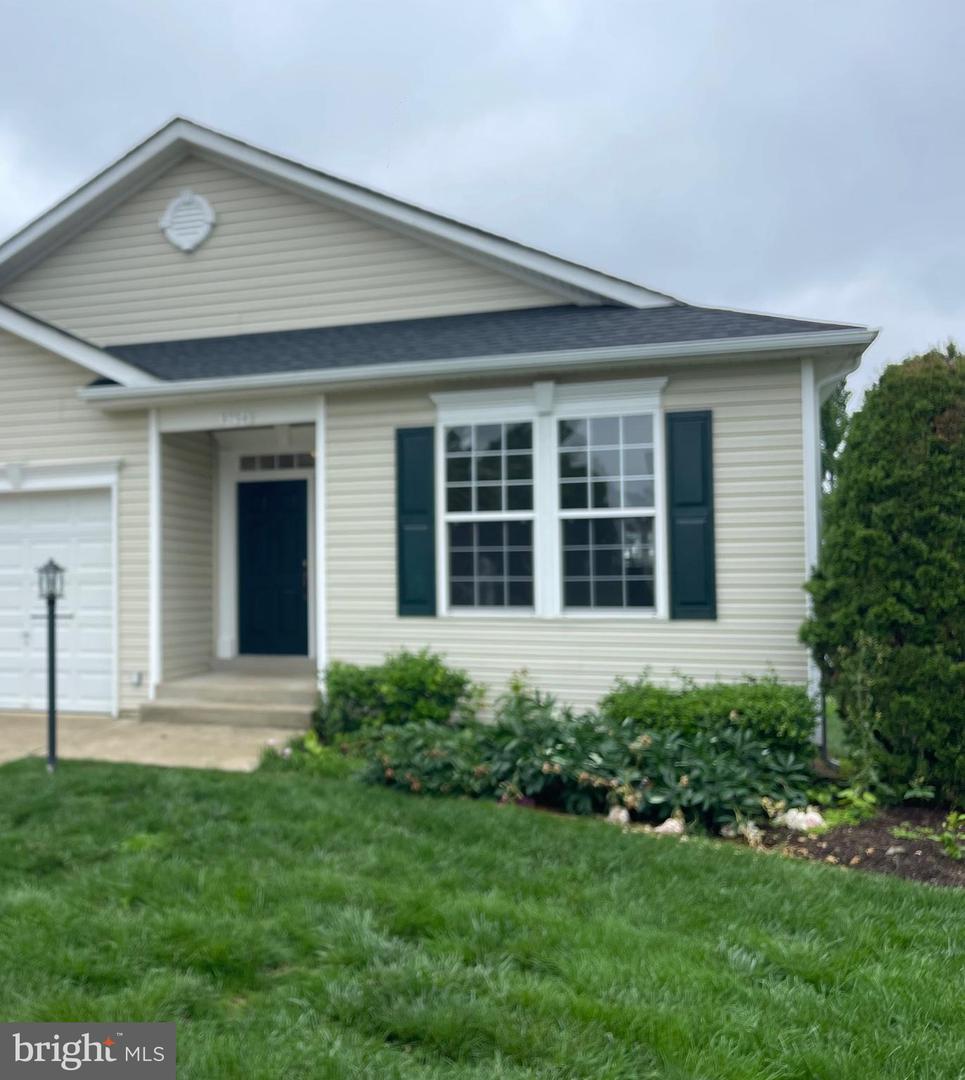 3754 CHINA GROVE MEWS, DUMFRIES, Virginia 22025, 3 Bedrooms Bedrooms, 12 Rooms Rooms,2 BathroomsBathrooms,Residential,For sale,3754 CHINA GROVE MEWS,VAPW2093776 MLS # VAPW2093776