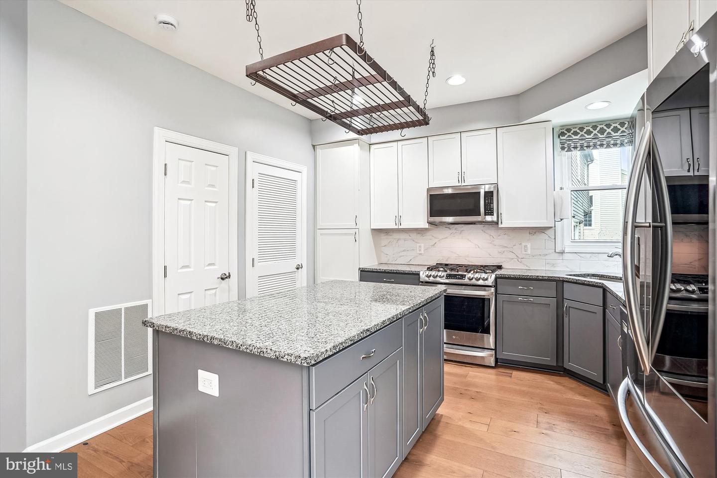 5803 DEER POND RD, CENTREVILLE, Virginia 20120, 4 Bedrooms Bedrooms, ,3 BathroomsBathrooms,Residential,For sale,5803 DEER POND RD,VAFX2238626 MLS # VAFX2238626