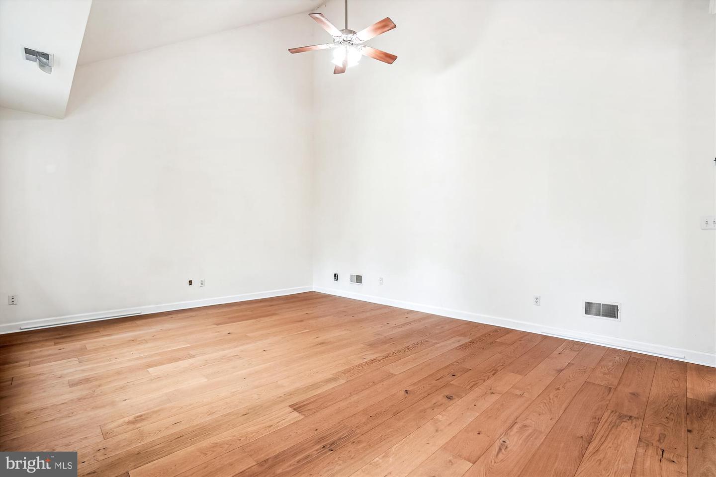 5803 DEER POND RD, CENTREVILLE, Virginia 20120, 4 Bedrooms Bedrooms, ,3 BathroomsBathrooms,Residential,For sale,5803 DEER POND RD,VAFX2238626 MLS # VAFX2238626