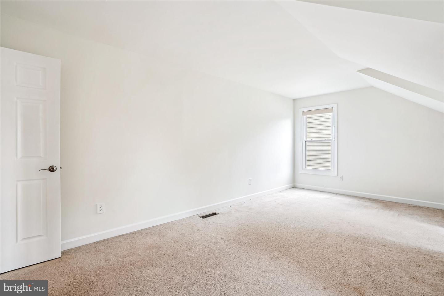 5803 DEER POND RD, CENTREVILLE, Virginia 20120, 4 Bedrooms Bedrooms, ,3 BathroomsBathrooms,Residential,For sale,5803 DEER POND RD,VAFX2238626 MLS # VAFX2238626