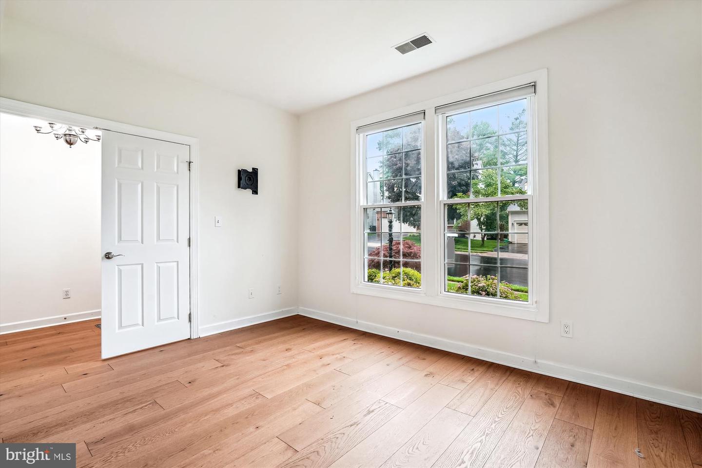 5803 DEER POND RD, CENTREVILLE, Virginia 20120, 4 Bedrooms Bedrooms, ,3 BathroomsBathrooms,Residential,For sale,5803 DEER POND RD,VAFX2238626 MLS # VAFX2238626