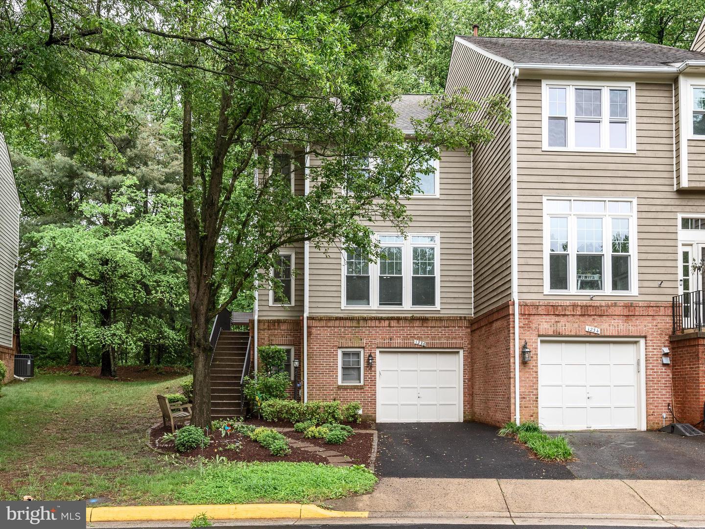 1236 WEATHERSTONE CT, RESTON, Virginia 20194, 3 Bedrooms Bedrooms, ,2 BathroomsBathrooms,Residential,For sale,1236 WEATHERSTONE CT,VAFX2239998 MLS # VAFX2239998