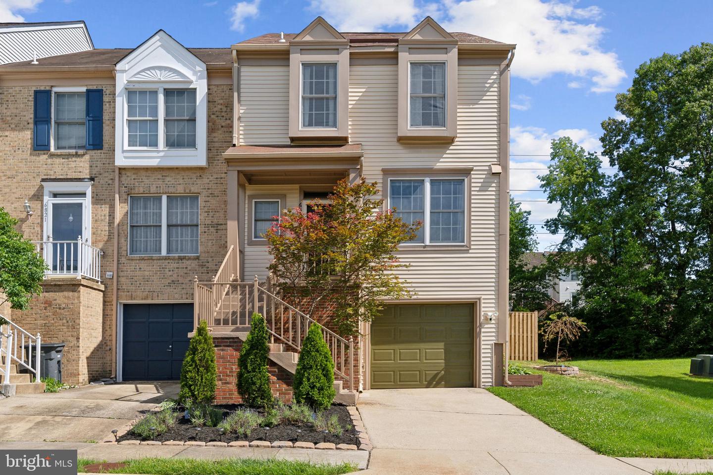 6823 MALTON CT, CENTREVILLE, Virginia 20121, 3 Bedrooms Bedrooms, ,3 BathroomsBathrooms,Residential,For sale,6823 MALTON CT,VAFX2240150 MLS # VAFX2240150