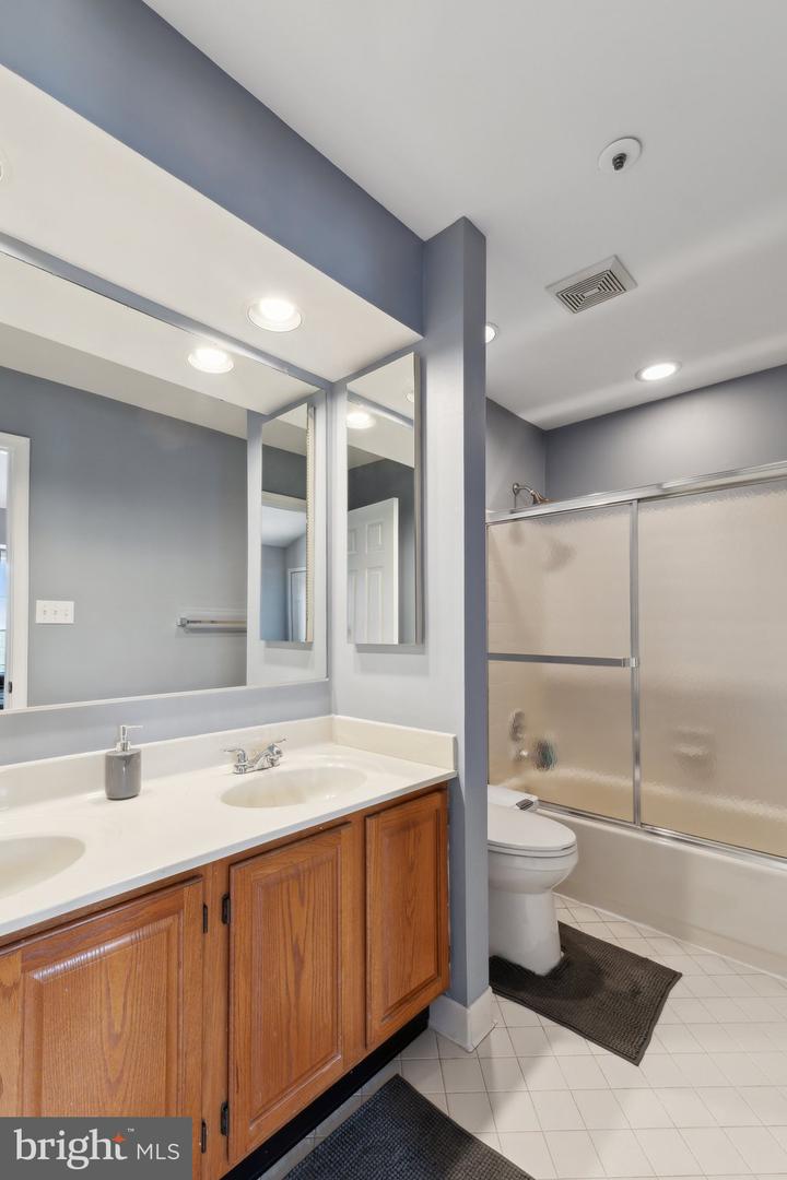 6823 MALTON CT, CENTREVILLE, Virginia 20121, 3 Bedrooms Bedrooms, ,3 BathroomsBathrooms,Residential,For sale,6823 MALTON CT,VAFX2240150 MLS # VAFX2240150