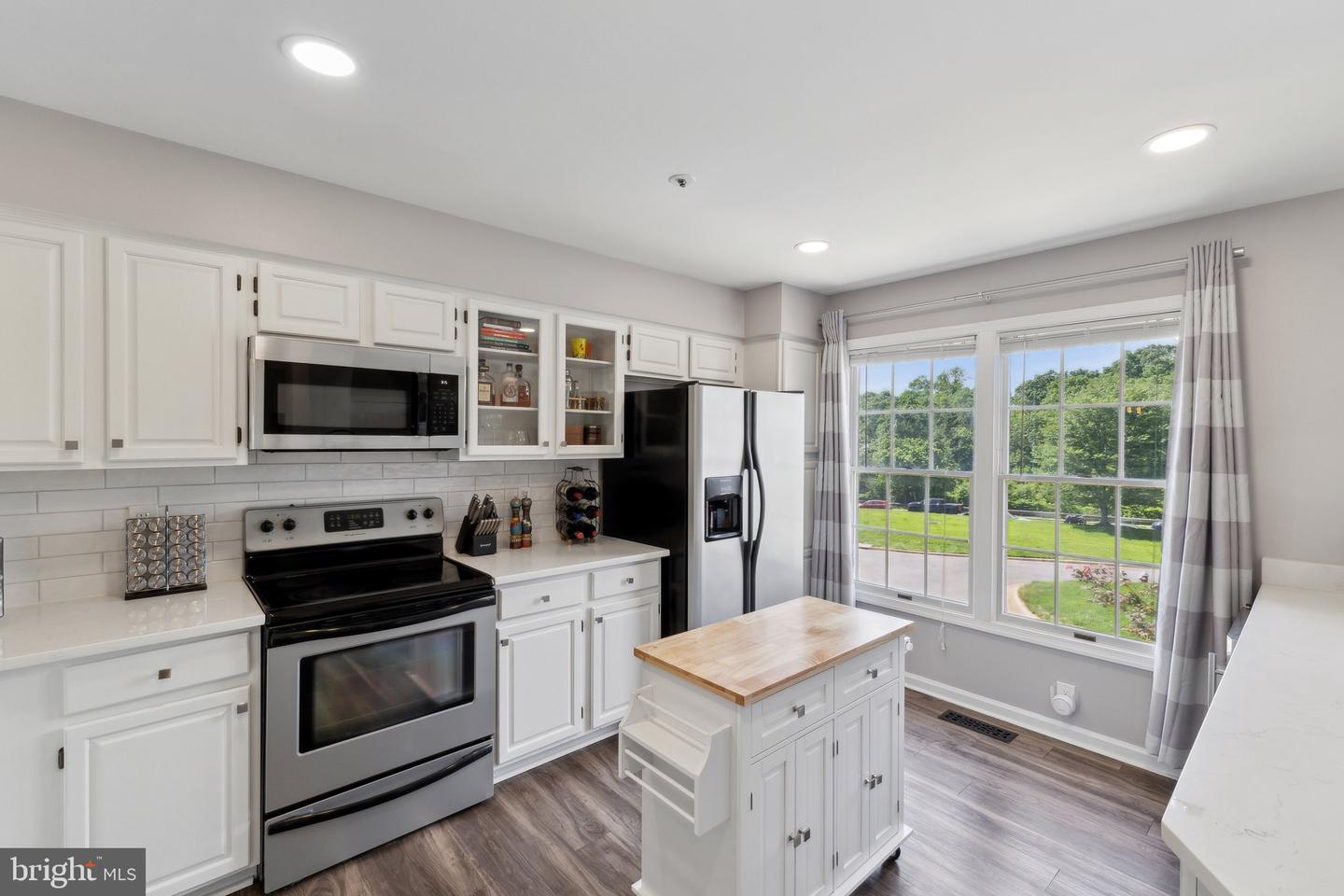 6823 MALTON CT, CENTREVILLE, Virginia 20121, 3 Bedrooms Bedrooms, ,3 BathroomsBathrooms,Residential,For sale,6823 MALTON CT,VAFX2240150 MLS # VAFX2240150