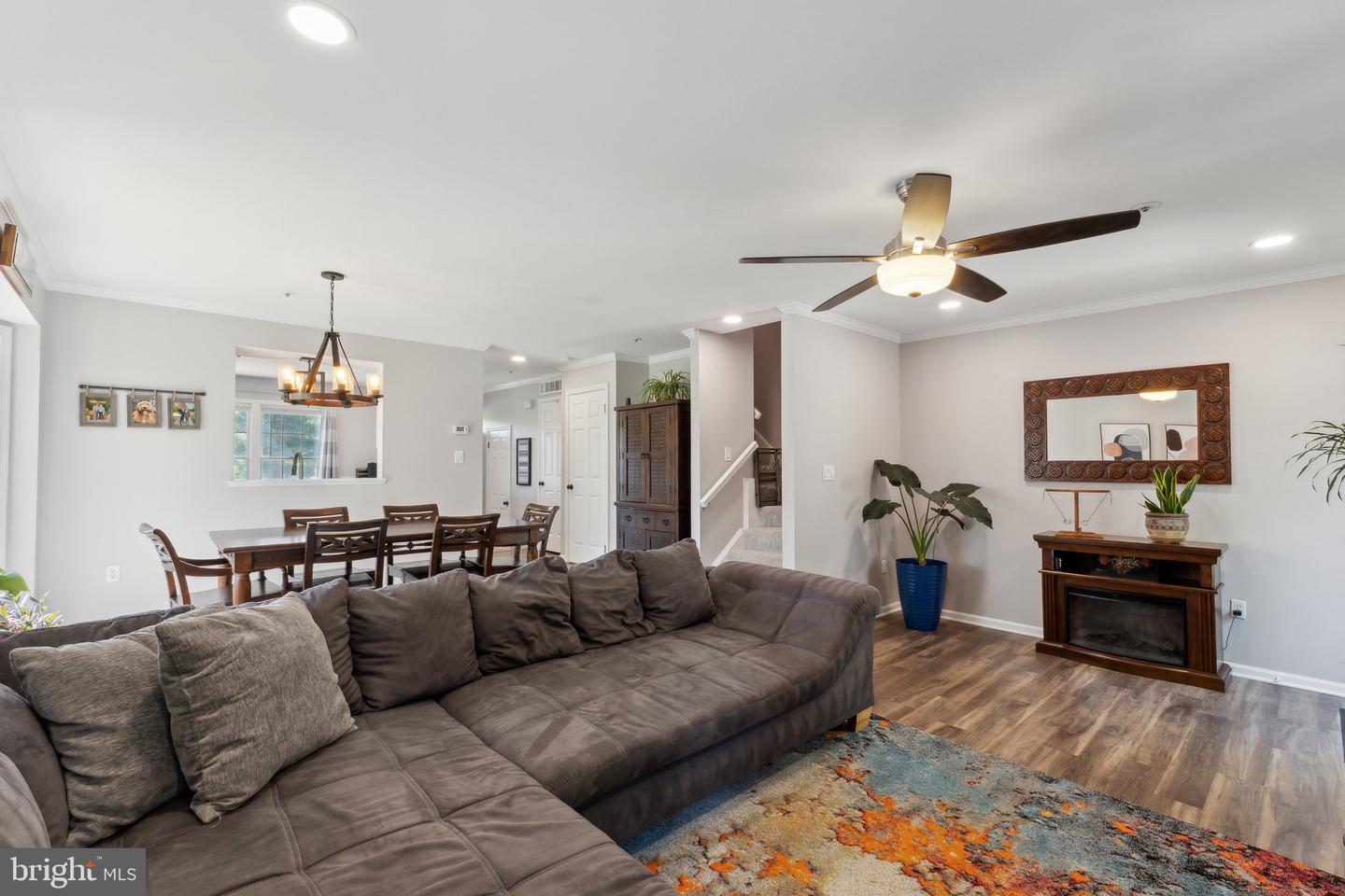 6823 MALTON CT, CENTREVILLE, Virginia 20121, 3 Bedrooms Bedrooms, ,3 BathroomsBathrooms,Residential,For sale,6823 MALTON CT,VAFX2240150 MLS # VAFX2240150