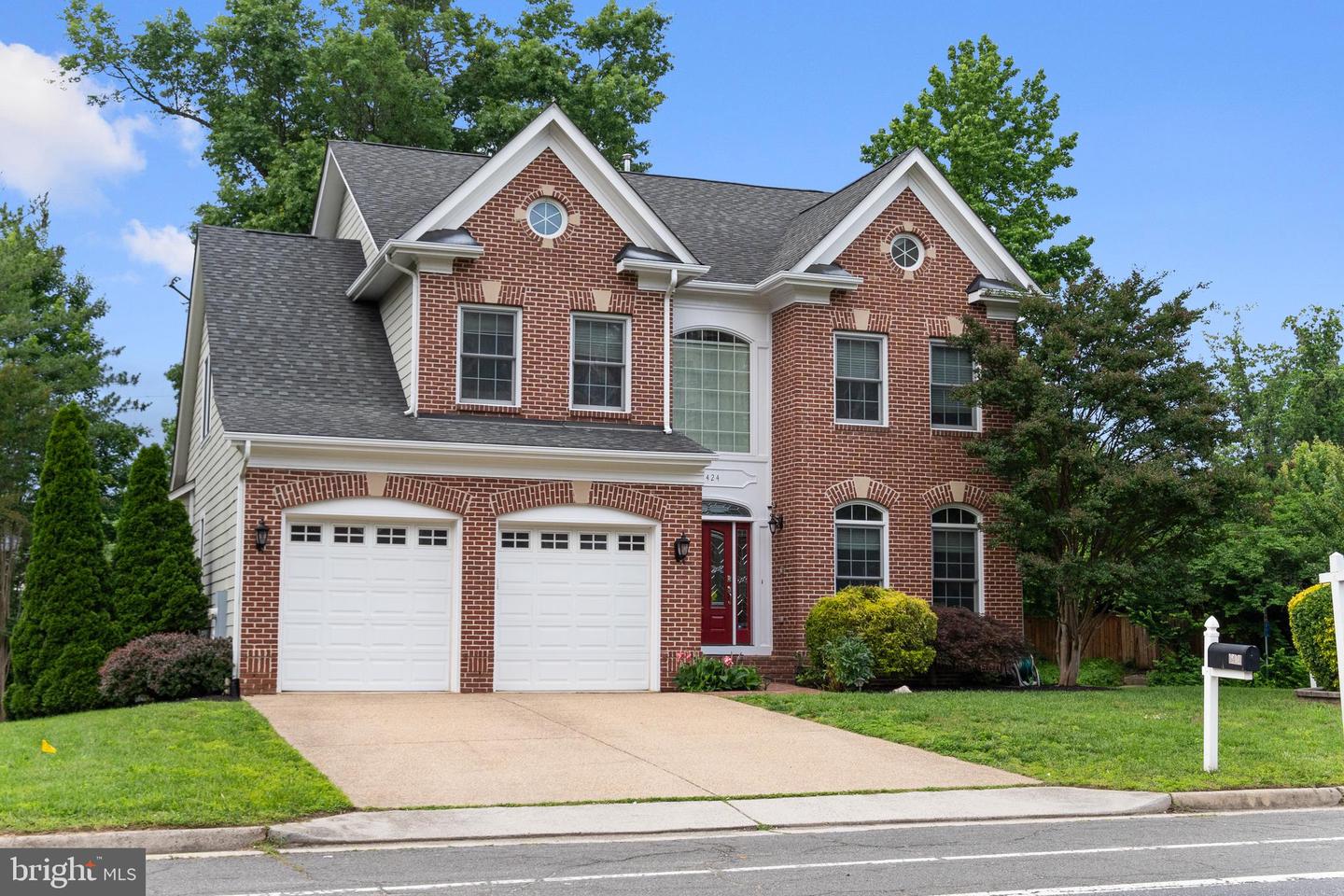 6424 SOUTH ST, FALLS CHURCH, Virginia 22042, 6 Bedrooms Bedrooms, ,5 BathroomsBathrooms,Residential,For sale,6424 SOUTH ST,VAFX2240364 MLS # VAFX2240364