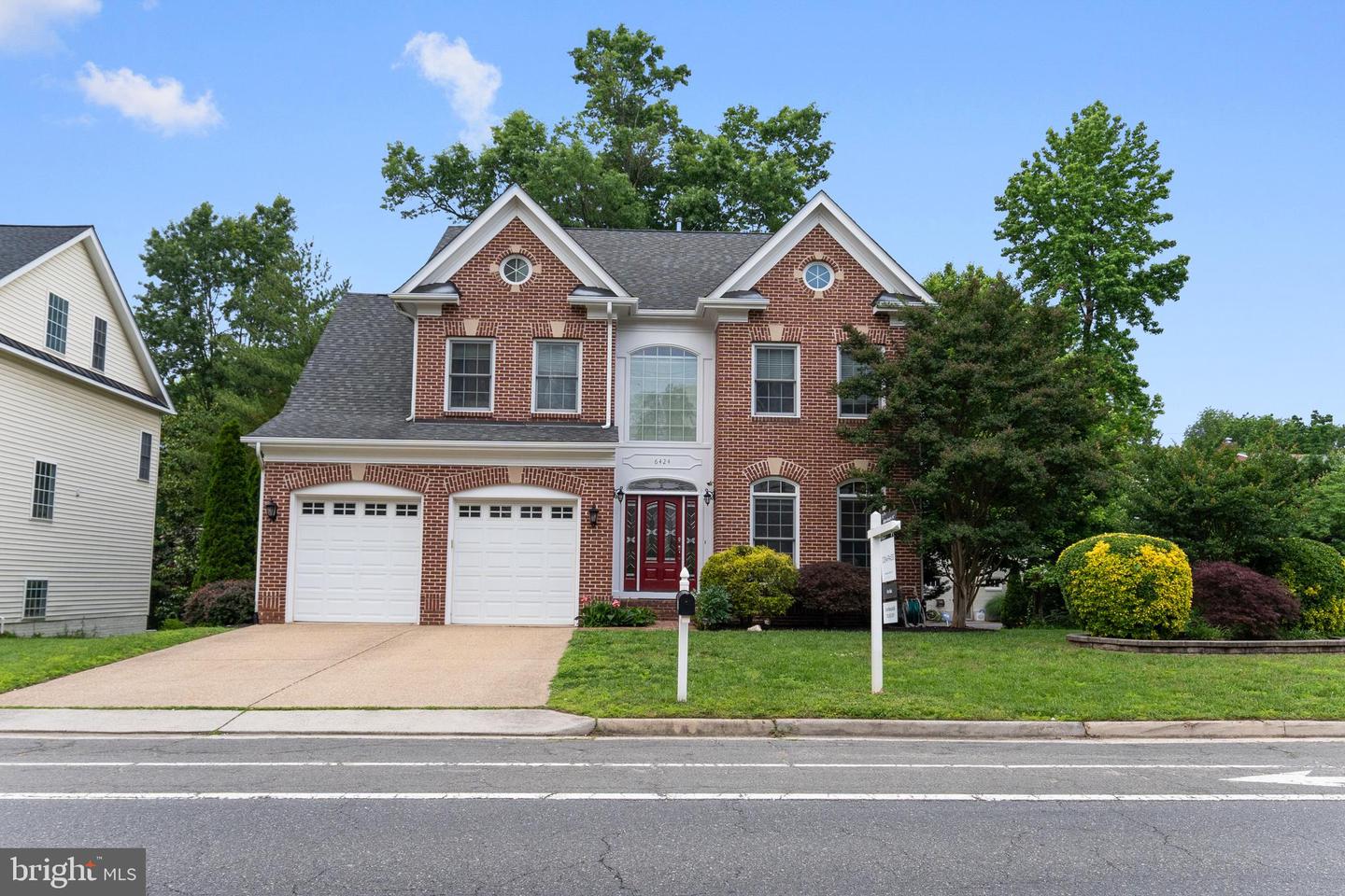 6424 SOUTH ST, FALLS CHURCH, Virginia 22042, 6 Bedrooms Bedrooms, ,5 BathroomsBathrooms,Residential,For sale,6424 SOUTH ST,VAFX2240364 MLS # VAFX2240364