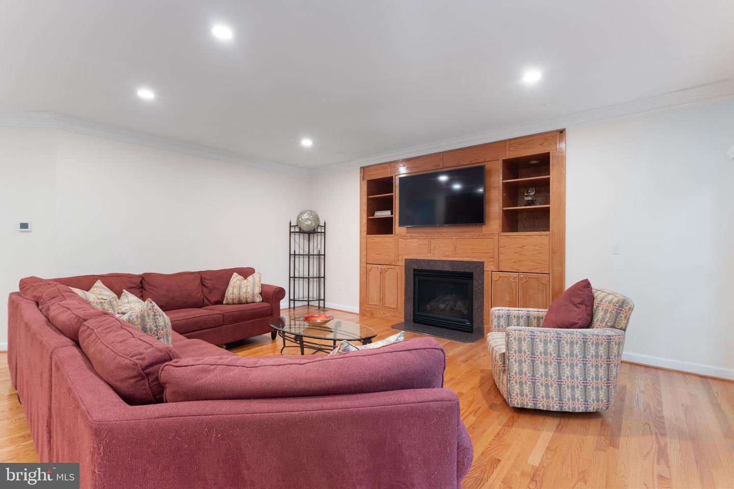 6424 SOUTH ST, FALLS CHURCH, Virginia 22042, 6 Bedrooms Bedrooms, ,5 BathroomsBathrooms,Residential,For sale,6424 SOUTH ST,VAFX2240364 MLS # VAFX2240364