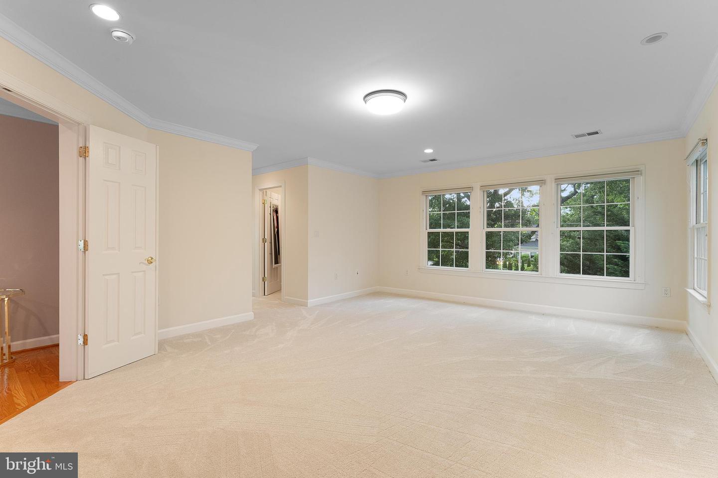 6424 SOUTH ST, FALLS CHURCH, Virginia 22042, 6 Bedrooms Bedrooms, ,5 BathroomsBathrooms,Residential,For sale,6424 SOUTH ST,VAFX2240364 MLS # VAFX2240364