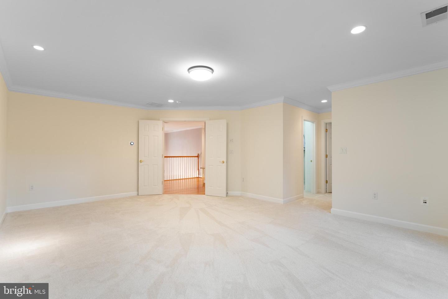 6424 SOUTH ST, FALLS CHURCH, Virginia 22042, 6 Bedrooms Bedrooms, ,5 BathroomsBathrooms,Residential,For sale,6424 SOUTH ST,VAFX2240364 MLS # VAFX2240364