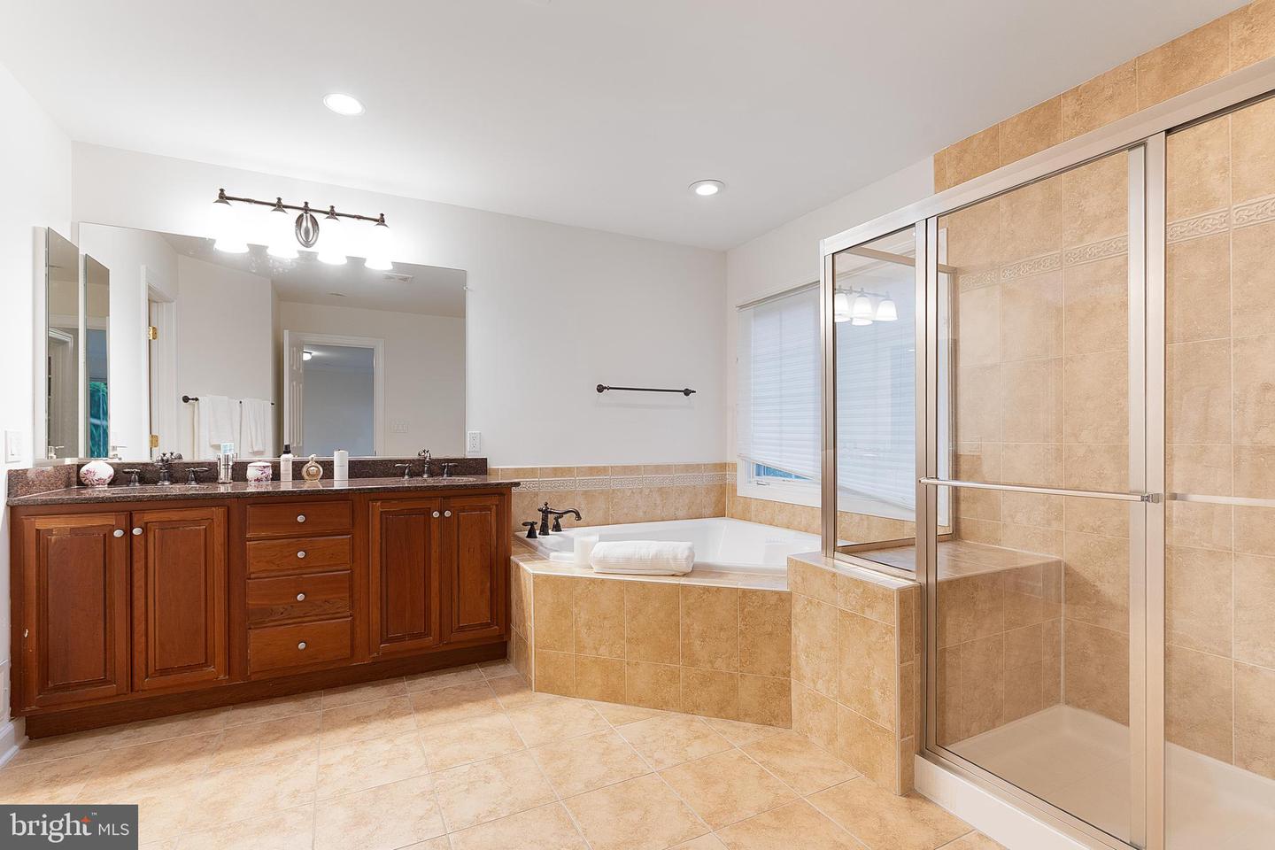 6424 SOUTH ST, FALLS CHURCH, Virginia 22042, 6 Bedrooms Bedrooms, ,5 BathroomsBathrooms,Residential,For sale,6424 SOUTH ST,VAFX2240364 MLS # VAFX2240364