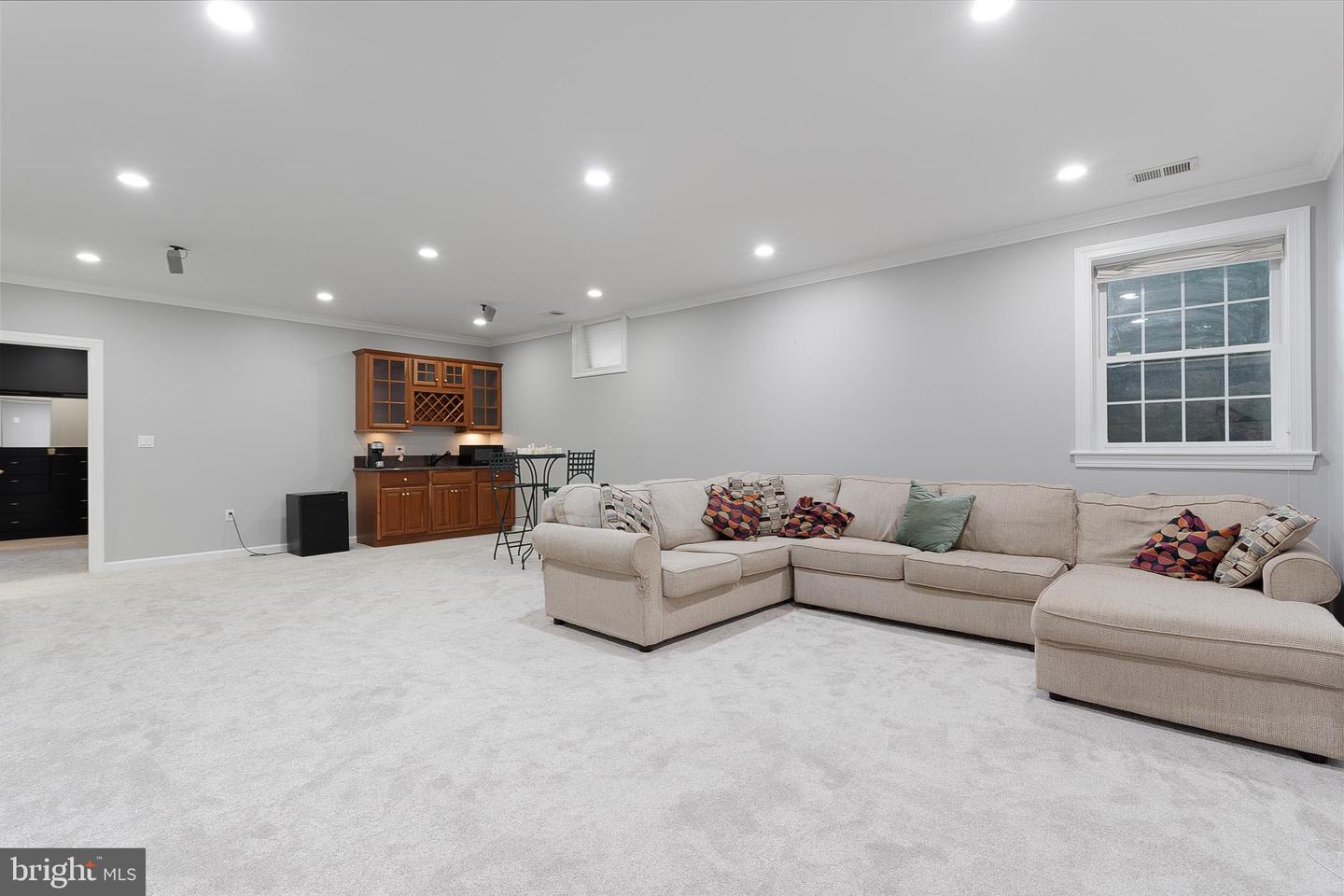 6424 SOUTH ST, FALLS CHURCH, Virginia 22042, 6 Bedrooms Bedrooms, ,5 BathroomsBathrooms,Residential,For sale,6424 SOUTH ST,VAFX2240364 MLS # VAFX2240364