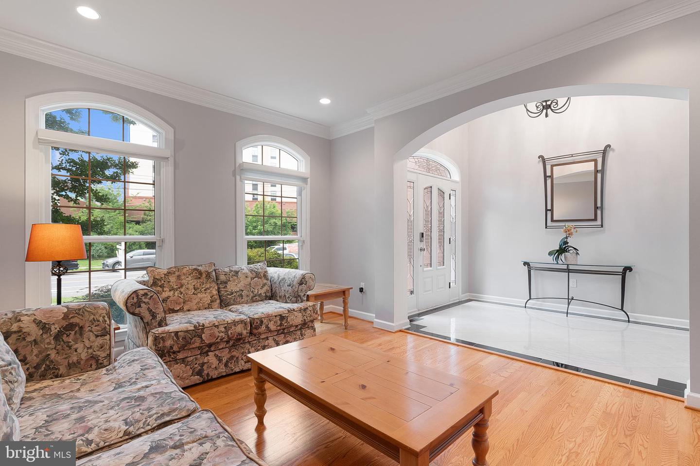 6424 SOUTH ST, FALLS CHURCH, Virginia 22042, 6 Bedrooms Bedrooms, ,5 BathroomsBathrooms,Residential,For sale,6424 SOUTH ST,VAFX2240364 MLS # VAFX2240364