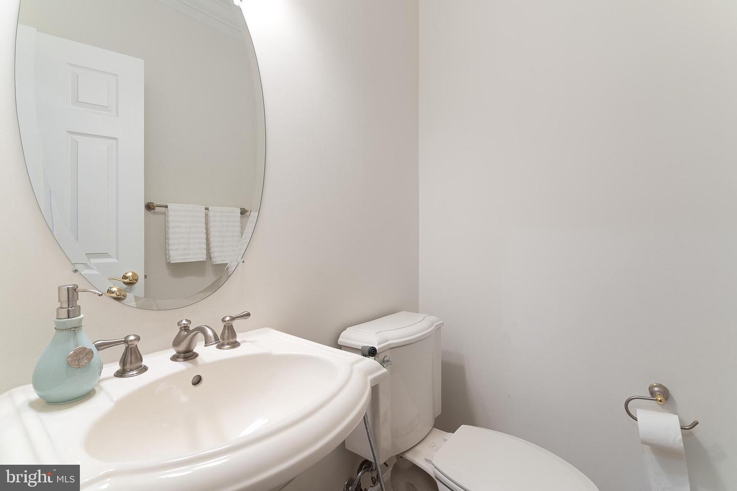 6424 SOUTH ST, FALLS CHURCH, Virginia 22042, 6 Bedrooms Bedrooms, ,5 BathroomsBathrooms,Residential,For sale,6424 SOUTH ST,VAFX2240364 MLS # VAFX2240364