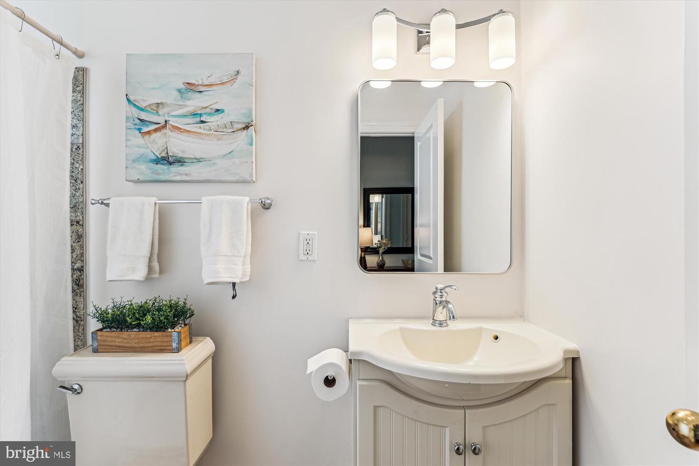 1324 EUCLID ST NW #405, WASHINGTON, District Of Columbia 20009, 2 Bedrooms Bedrooms, ,2 BathroomsBathrooms,Residential,For sale,1324 EUCLID ST NW #405,DCDC2200516 MLS # DCDC2200516
