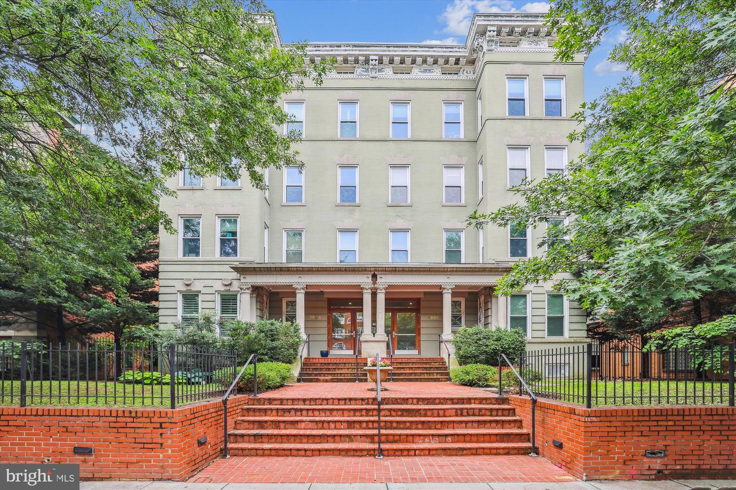 1324 EUCLID ST NW #405, WASHINGTON, District Of Columbia 20009, 2 Bedrooms Bedrooms, ,2 BathroomsBathrooms,Residential,For sale,1324 EUCLID ST NW #405,DCDC2200516 MLS # DCDC2200516