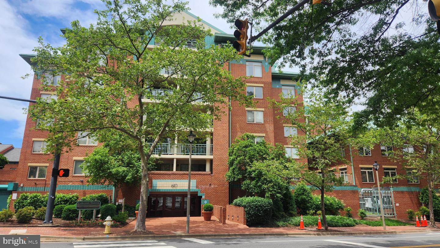 610 N WEST ST #401, ALEXANDRIA, Virginia 22314, 2 Bedrooms Bedrooms, ,1 BathroomBathrooms,Residential,For sale,610 N WEST ST #401,VAAX2045476 MLS # VAAX2045476