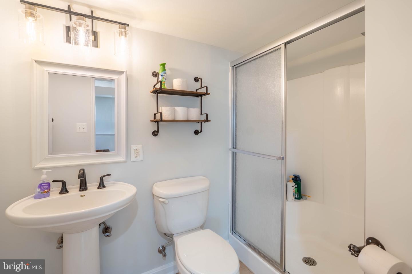 20 S CHURCH ST, LOVETTSVILLE, Virginia 20180, 3 Bedrooms Bedrooms, ,2 BathroomsBathrooms,Residential,For sale,20 S CHURCH ST,VALO2097268 MLS # VALO2097268